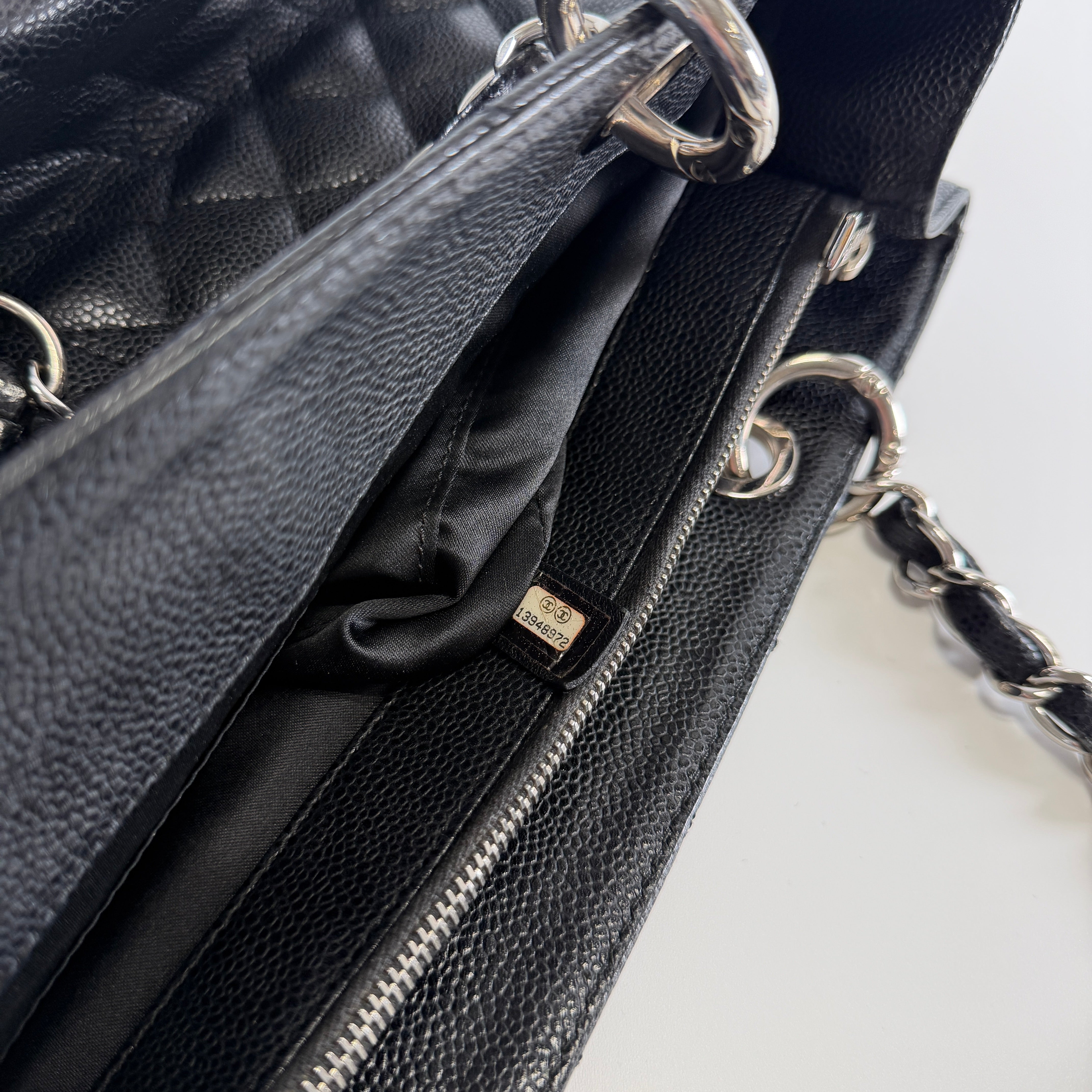 2607 secondhand CHANEL A50995 Tote Bag Recolor