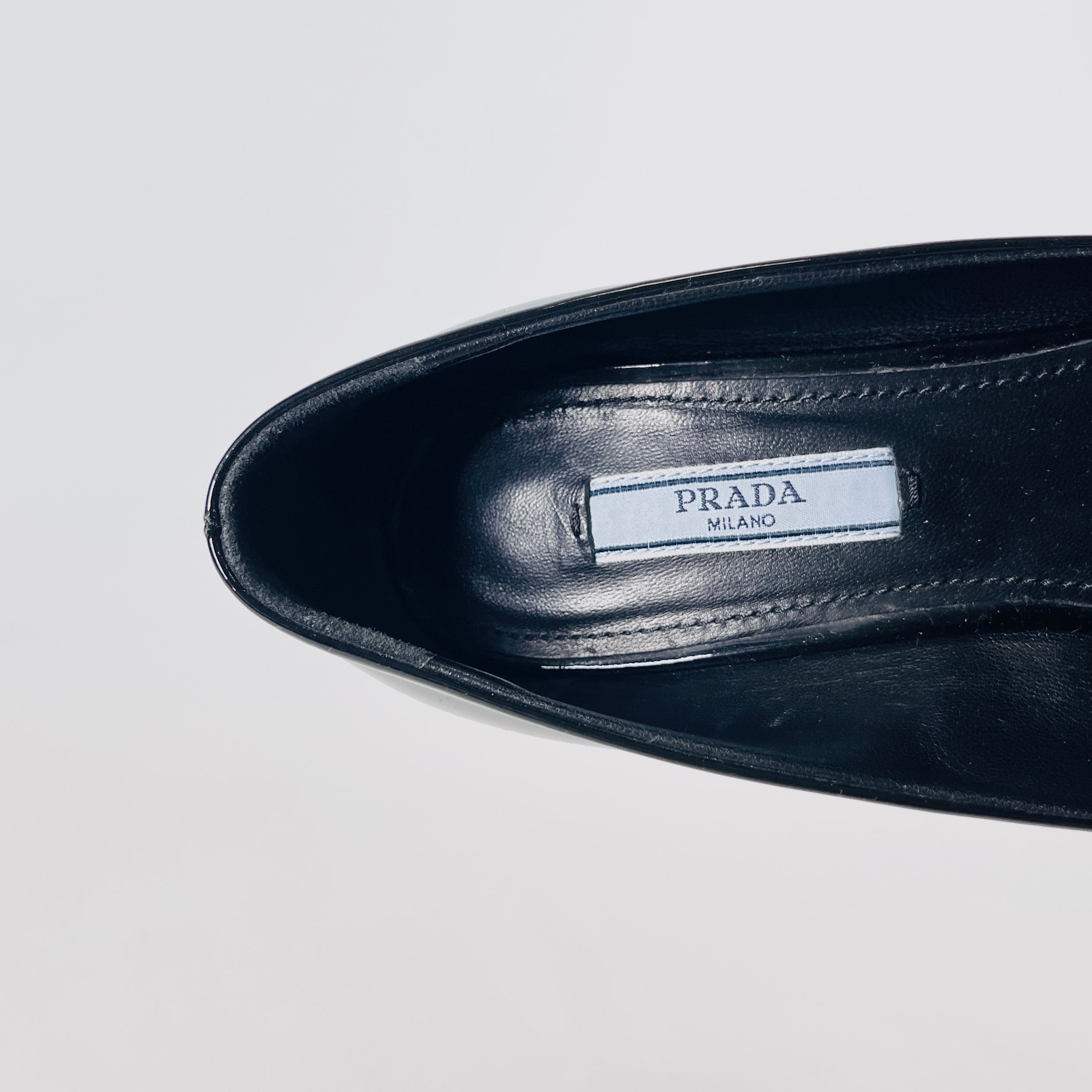2604 secondhand PRADA Triangle Logo Patent Leather Loafers 35.5 Women's black
