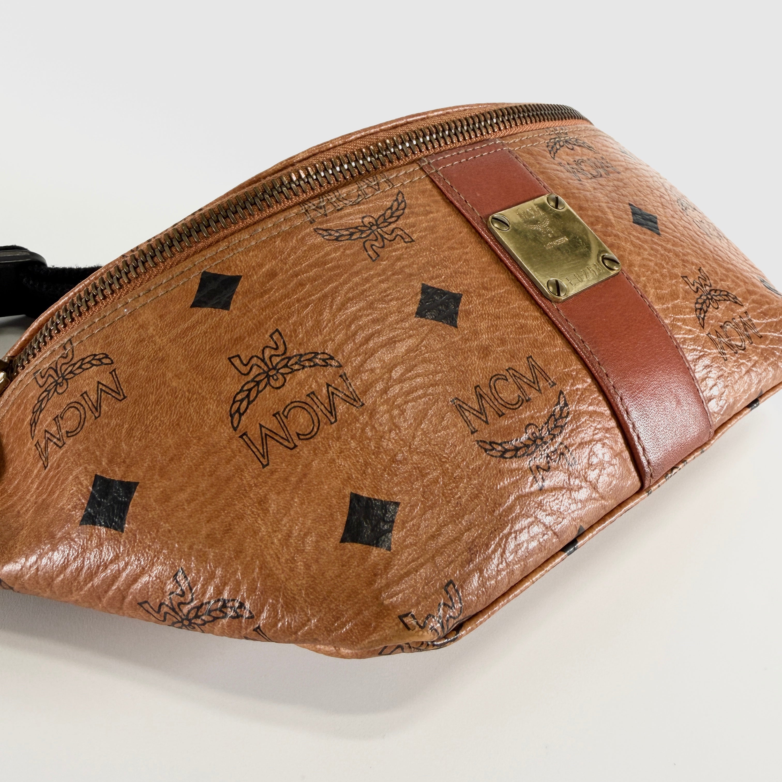 2607 secondhand MCM Waist pouch