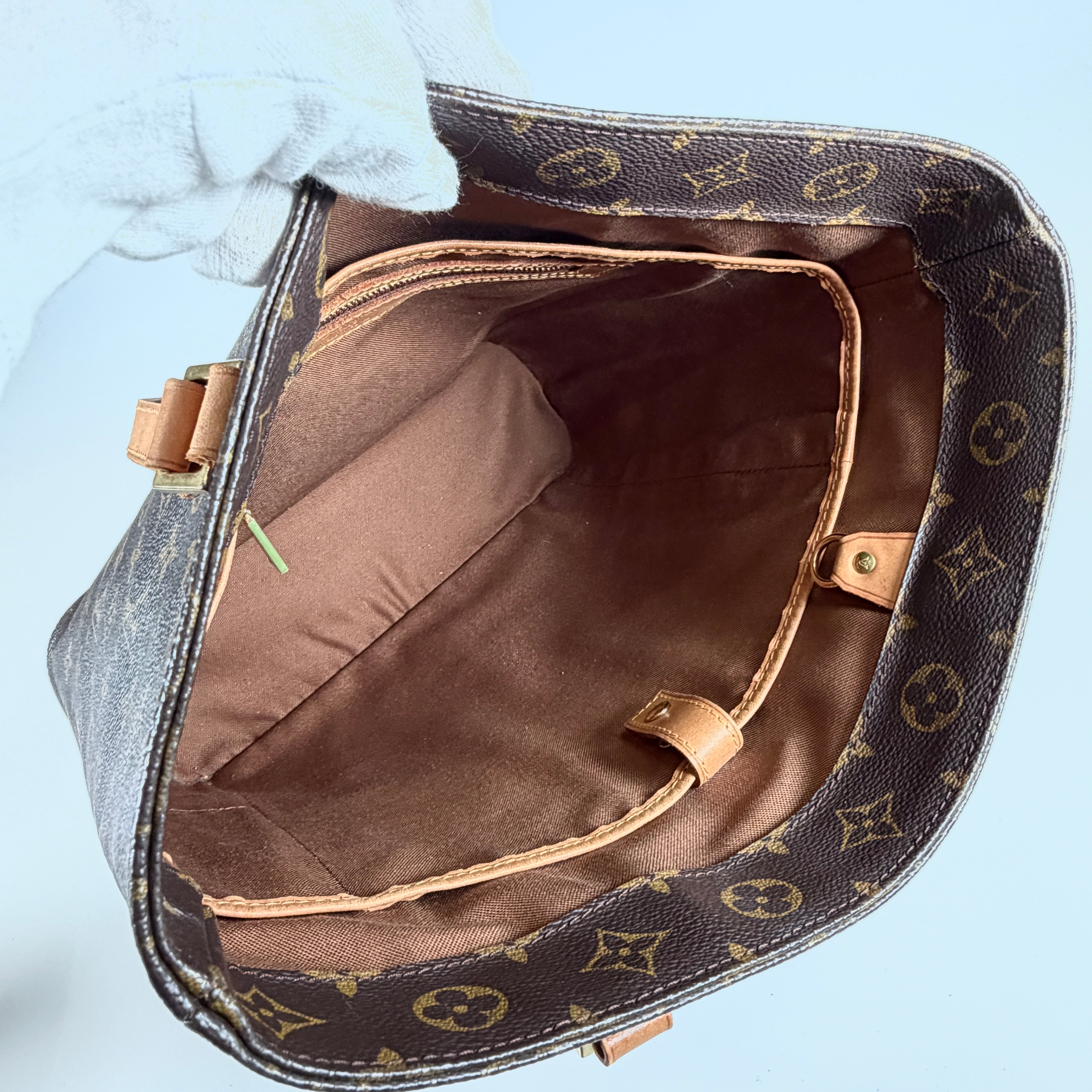 2606 secondhand LV Monogram Van Van GM