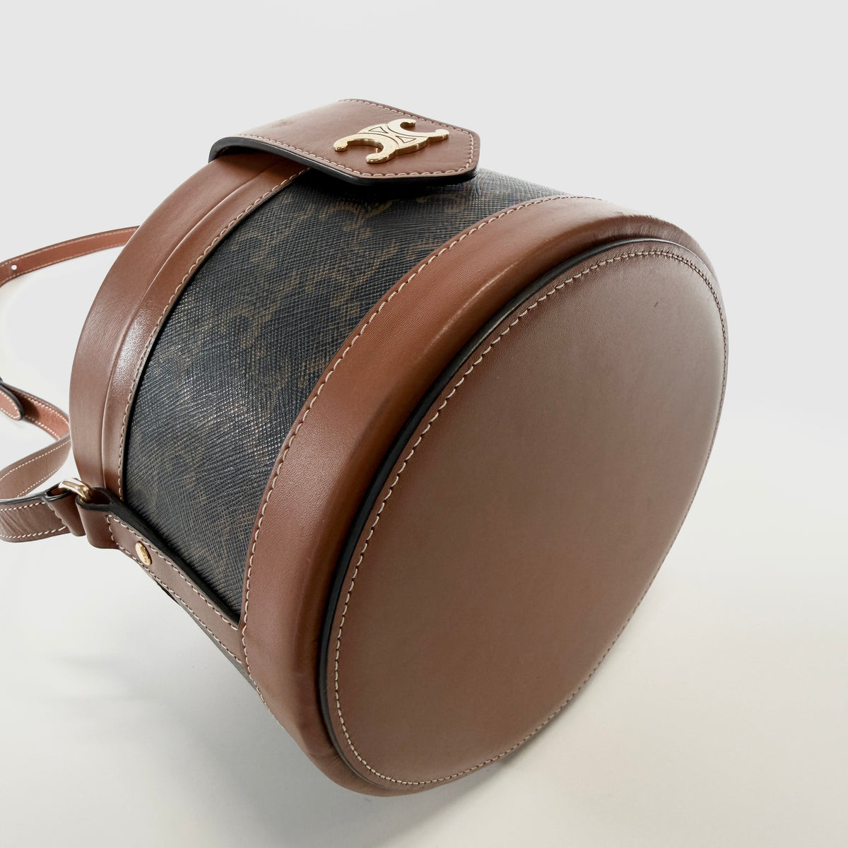 2607 secondhand CELINE Shoulder bag / Crossbody Bag Tambour