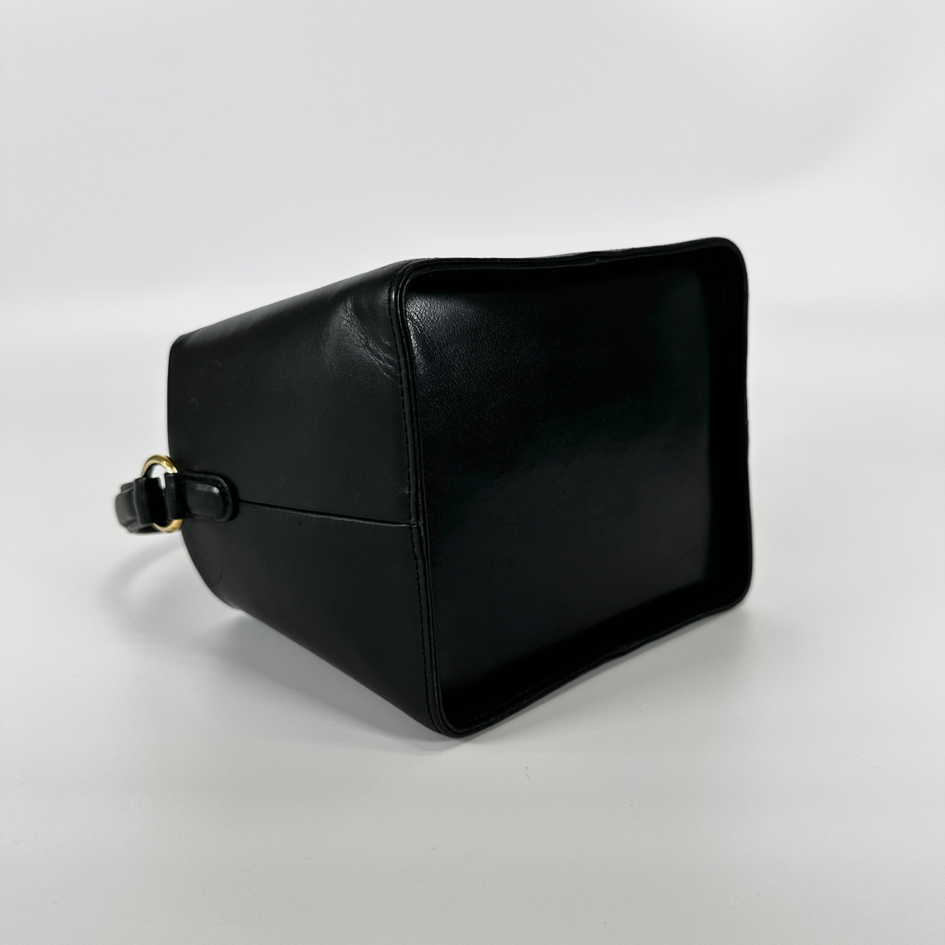 2604 secondhand GIVENCHY van hand bag