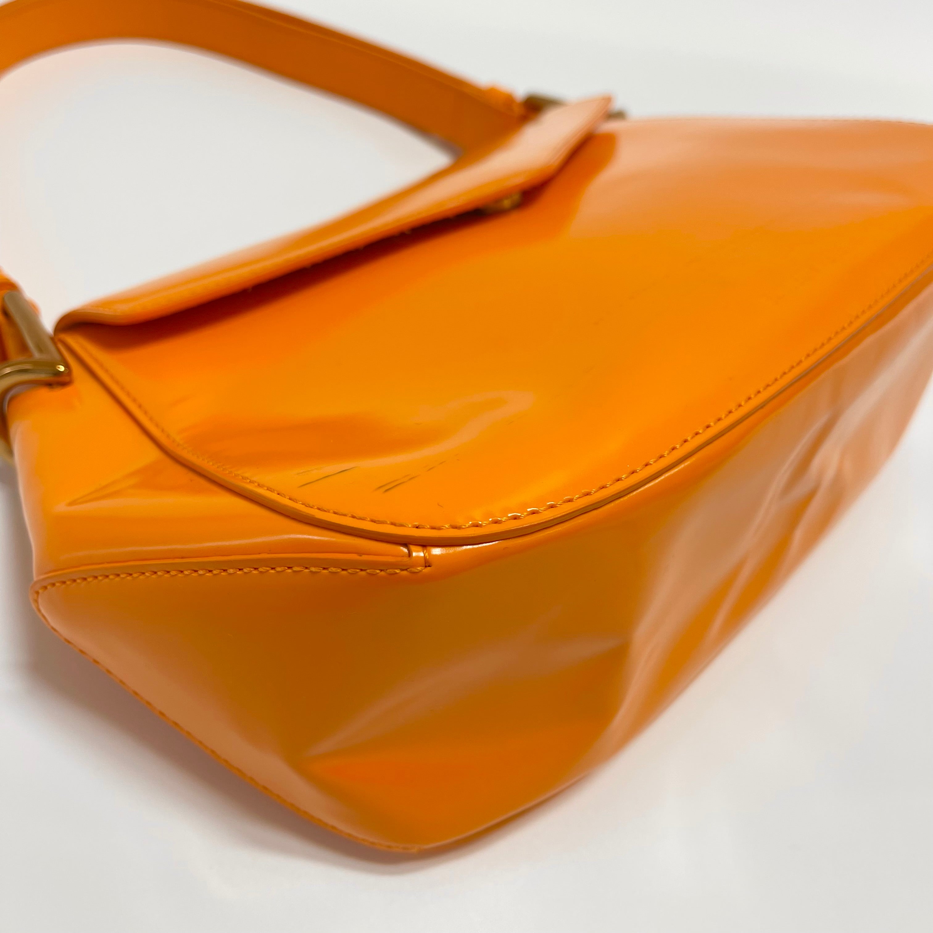 2605 secondhand BOTTEGAVENETA patent shoulder orange
