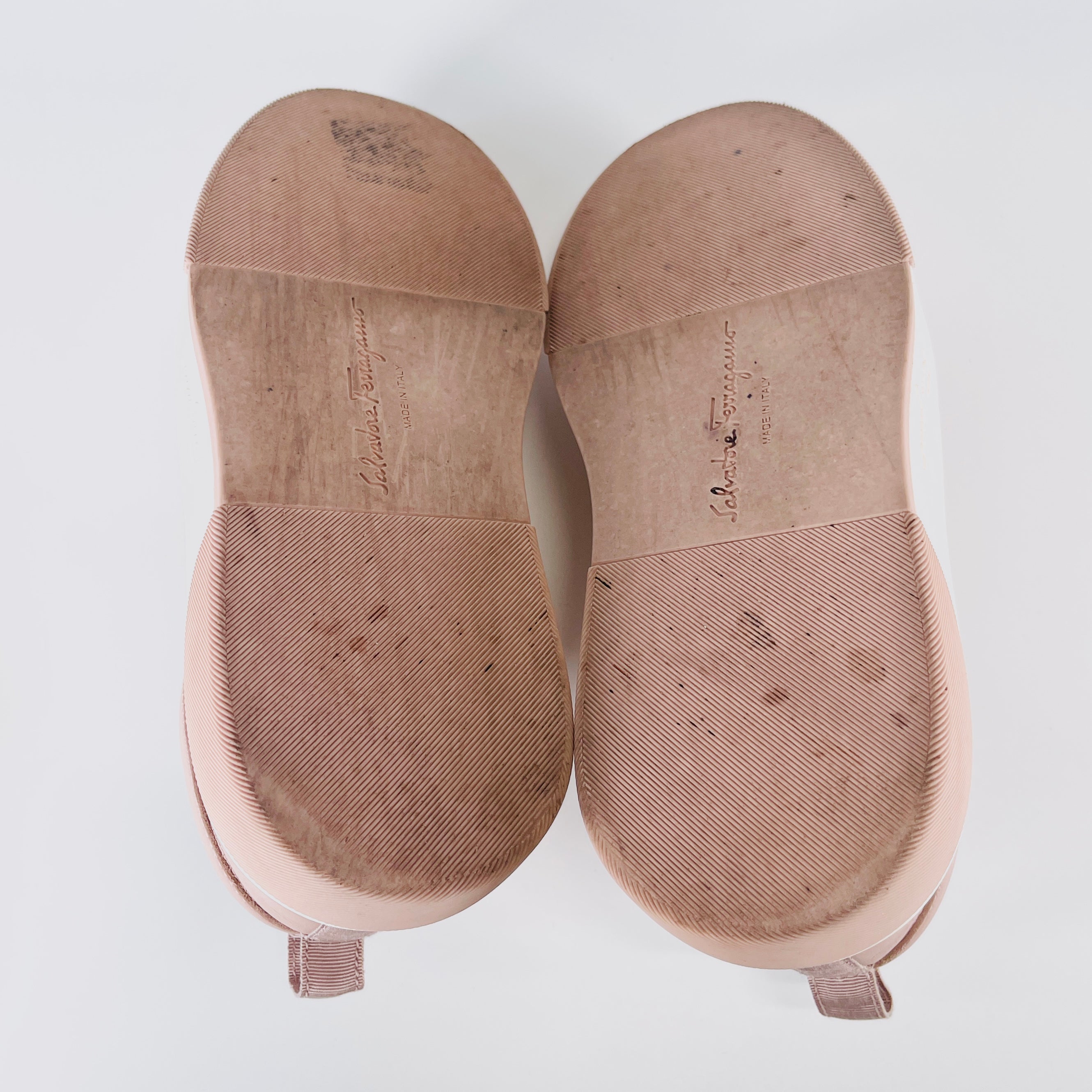 2606 secondhand Ferragamo sneakers