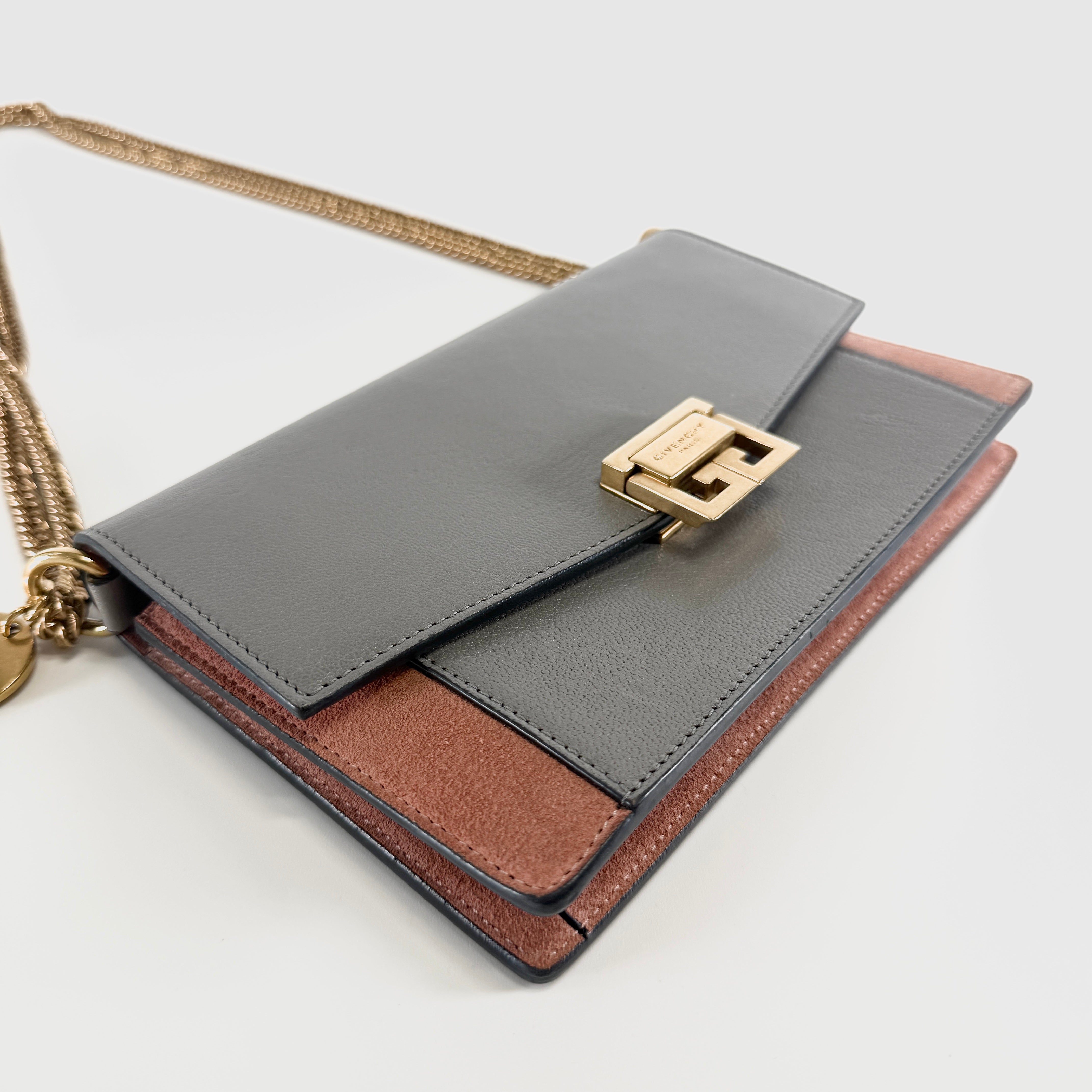 2605 secondhand GIVENCHY van Chain Wallet