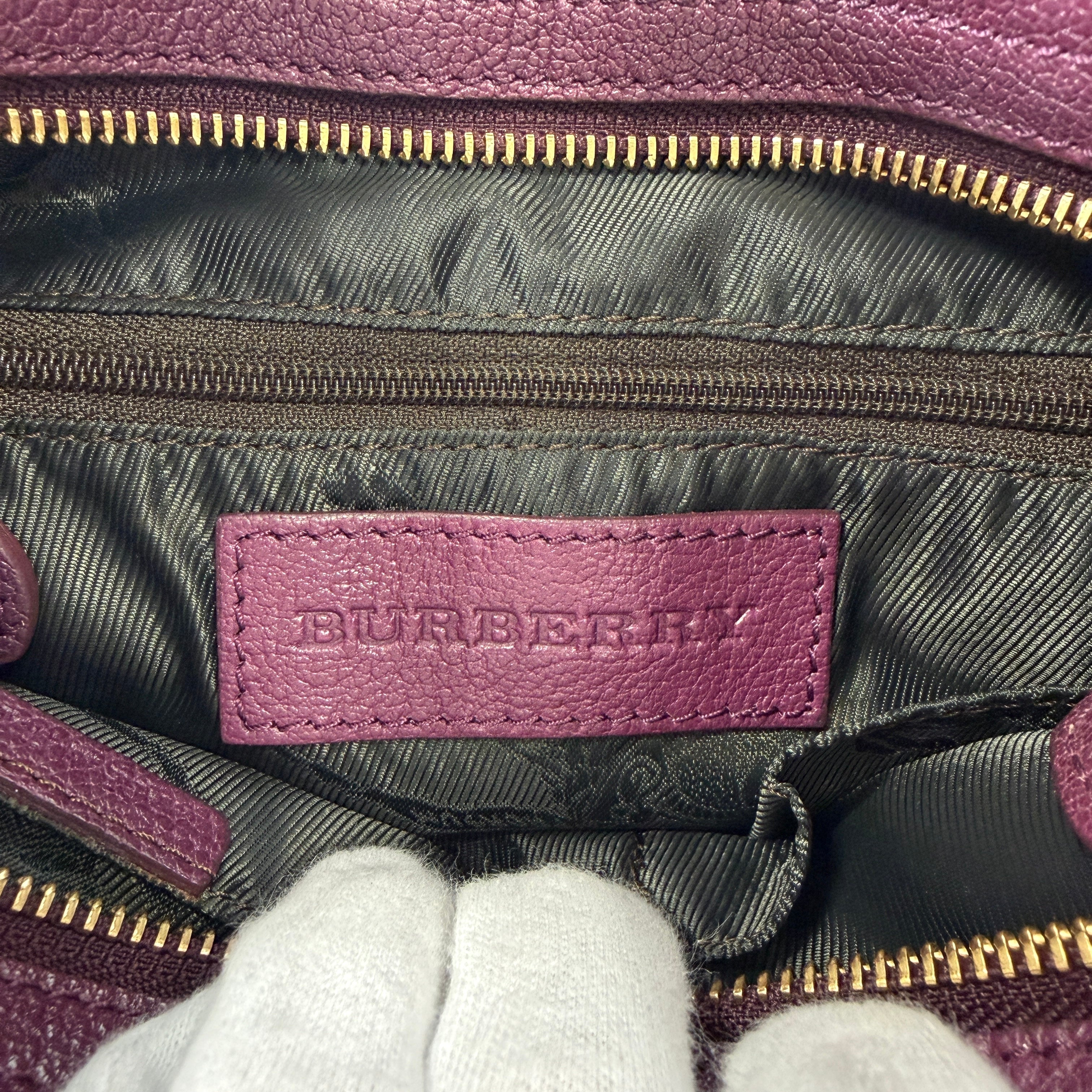2607 secondhand BURBERRY hand bag