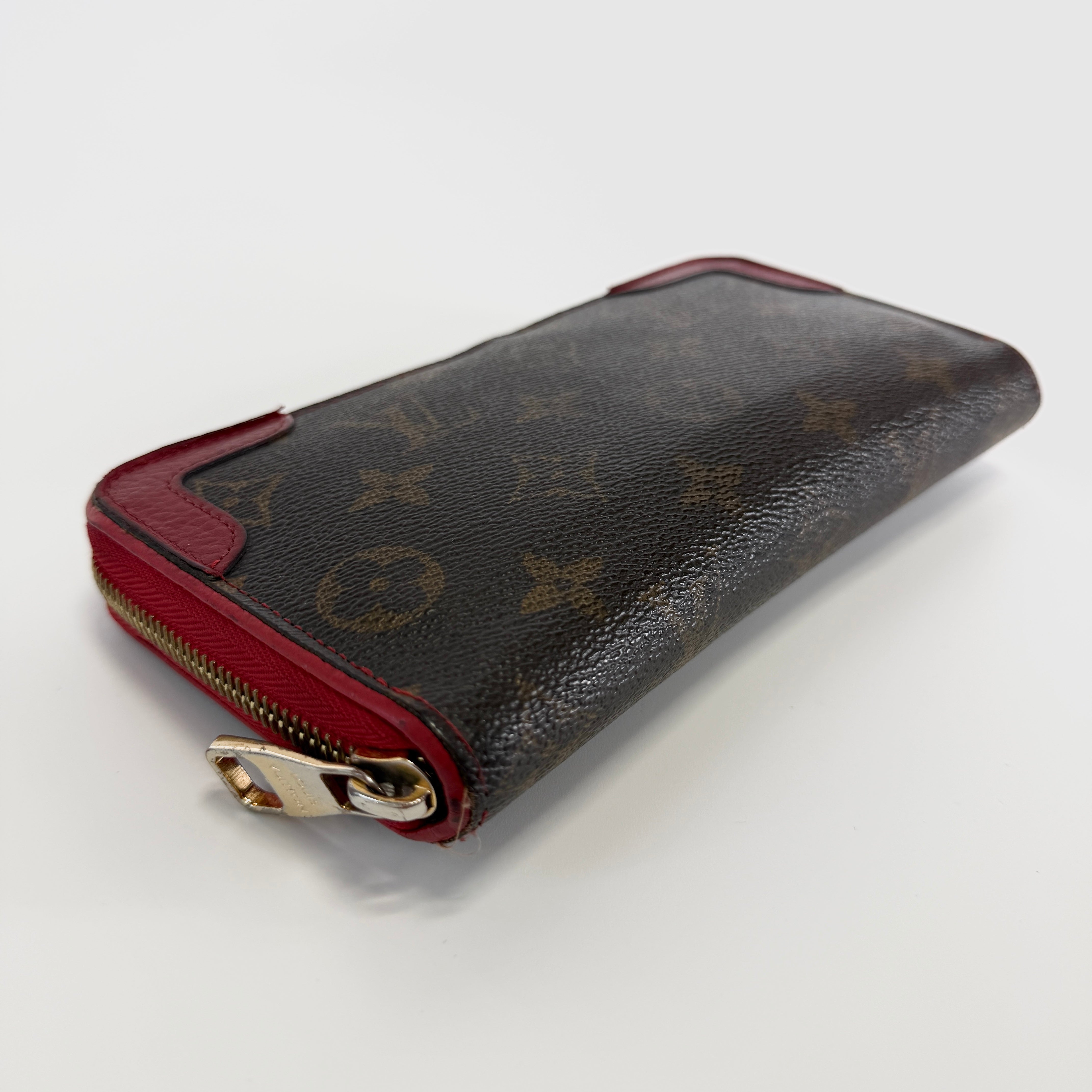 2606 secondhand LV Monogram Zippy Wallet Retiro