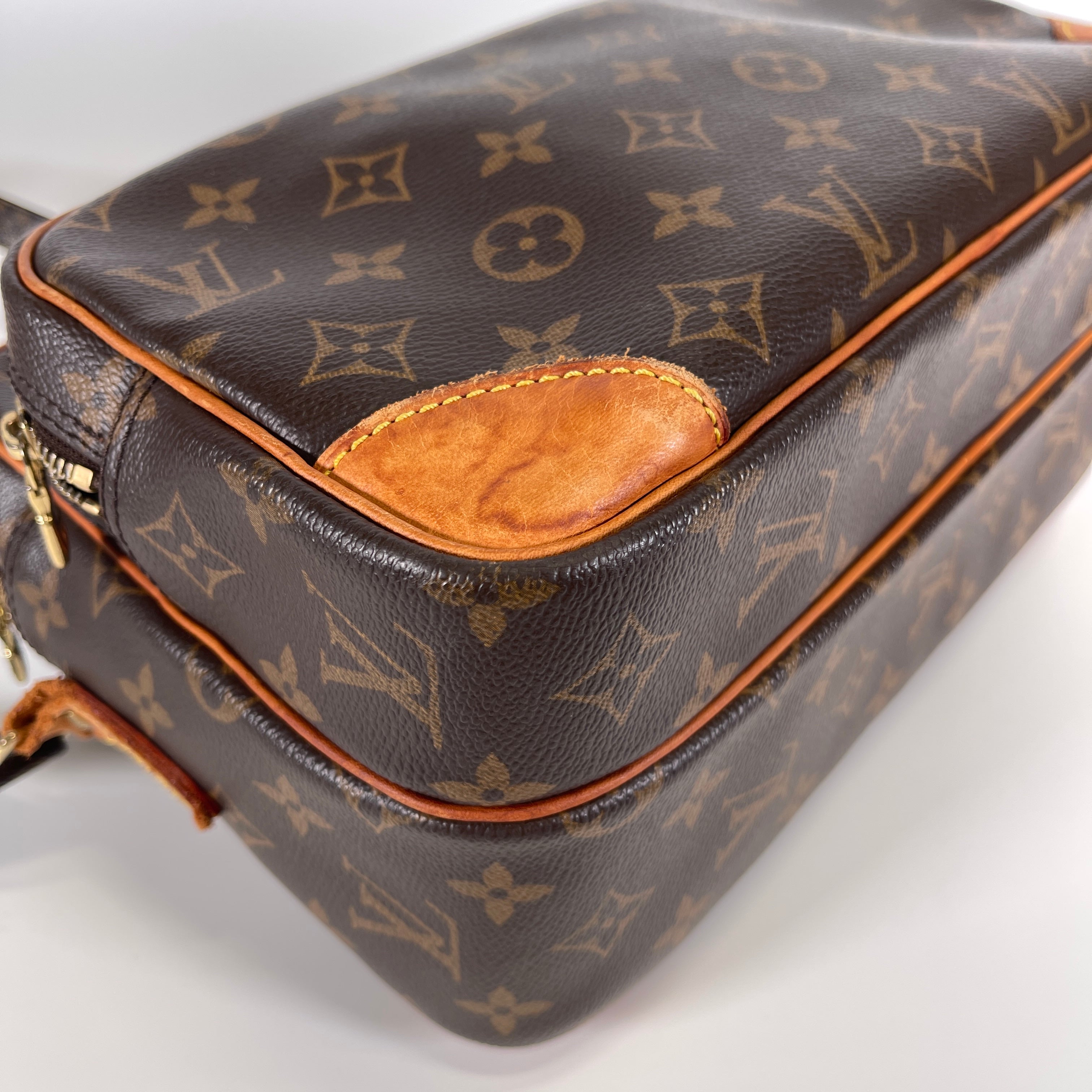 2605 secondhand LV Shoulder bag / Crossbody Bag Nile Monogram