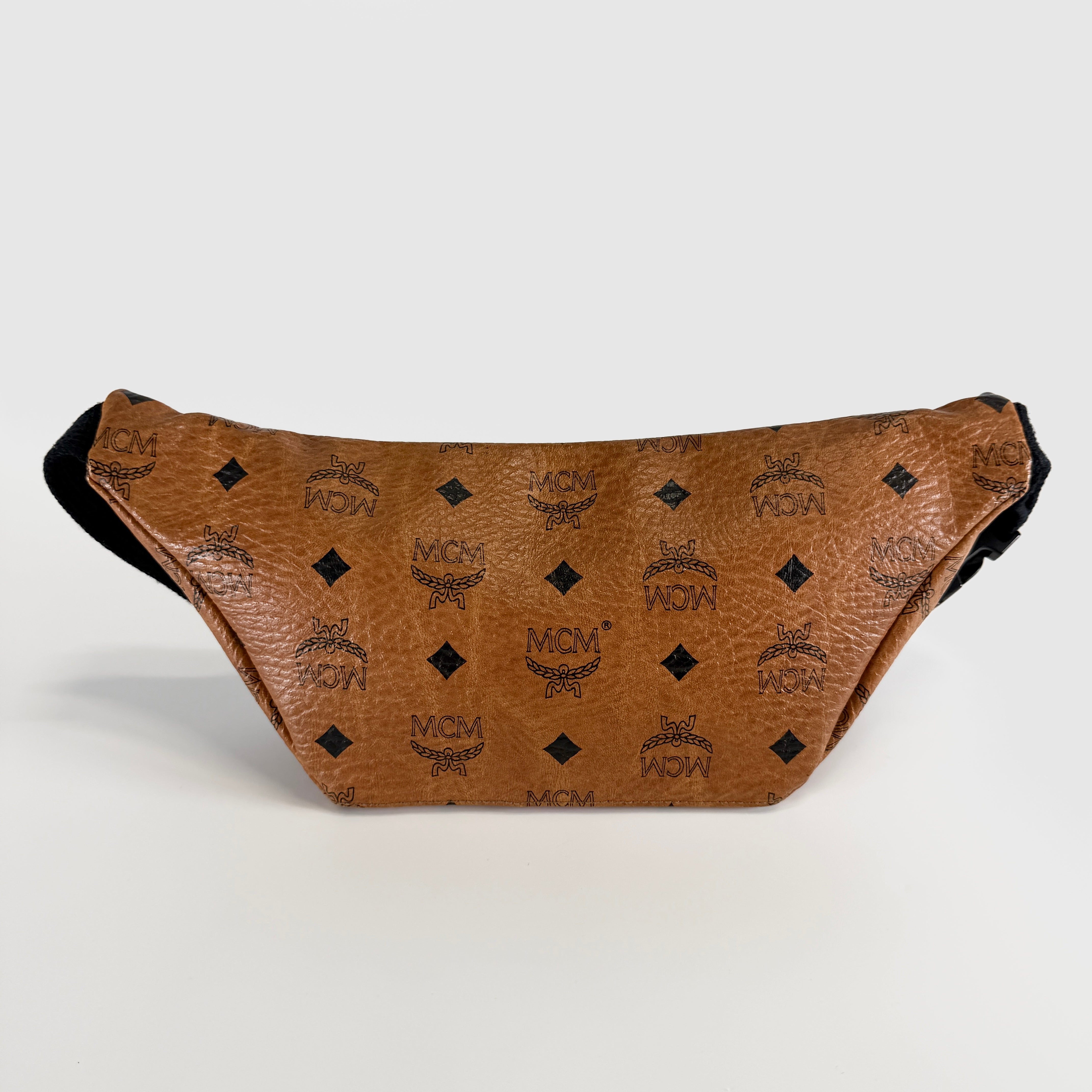 2607 secondhand MCM Waist pouch