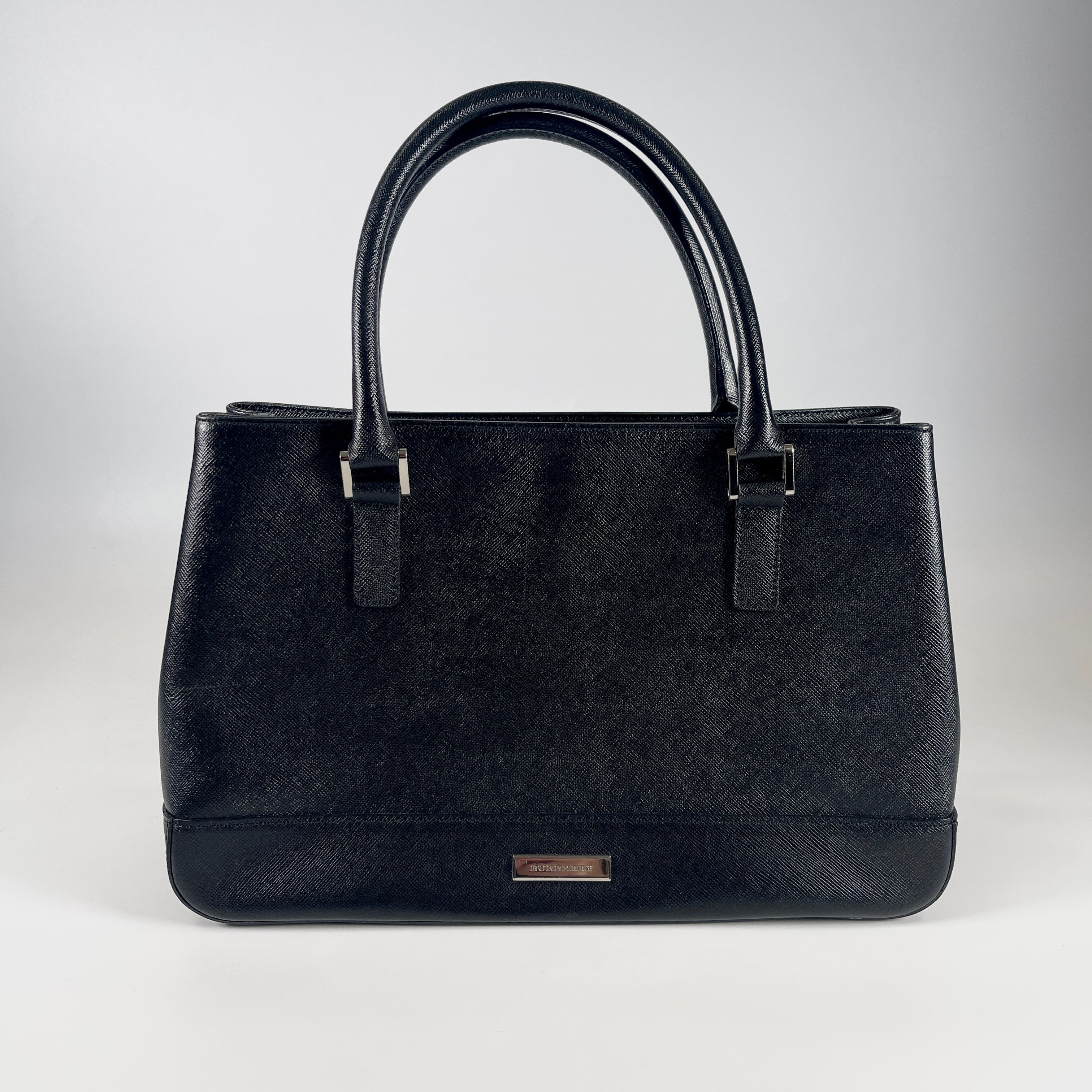 2604 secondhand BURBERRY hand bag