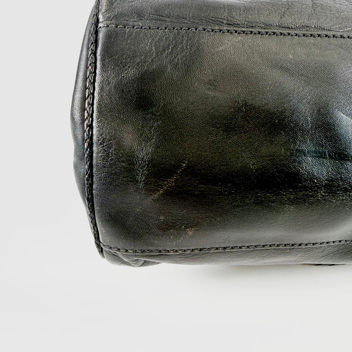 2607 secondhand FENDI hand bag