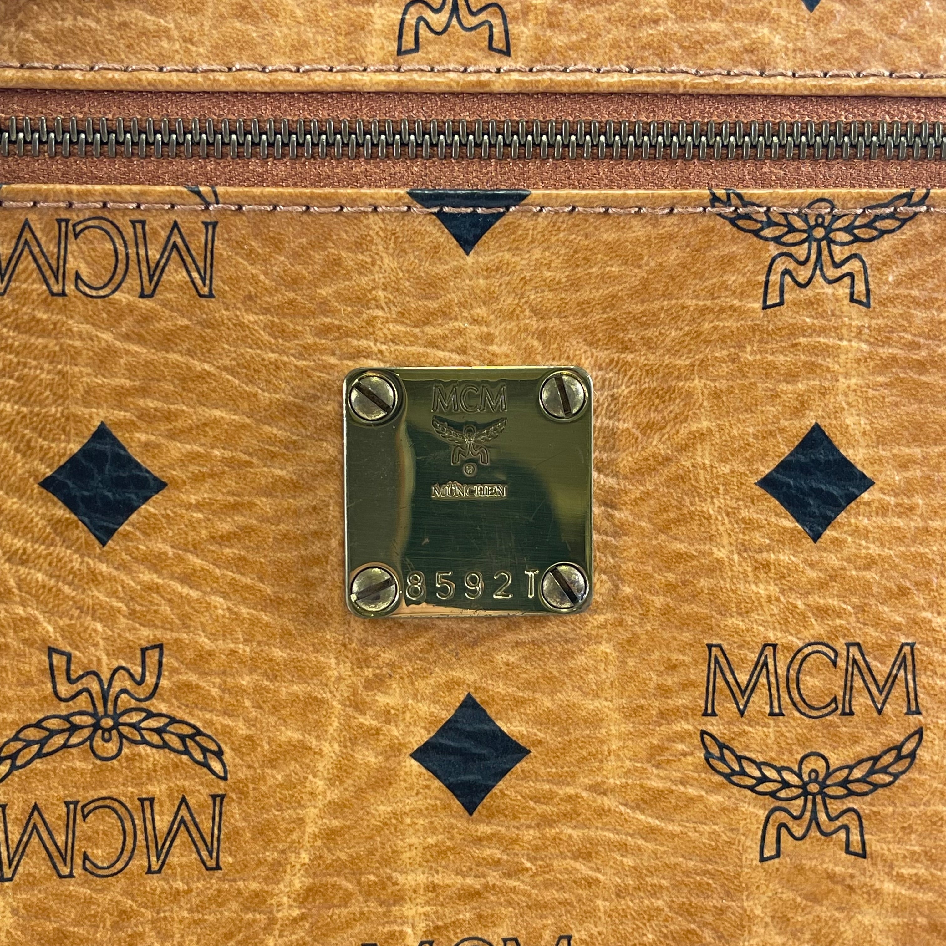 2605 secondhand MCM Shoulder bag