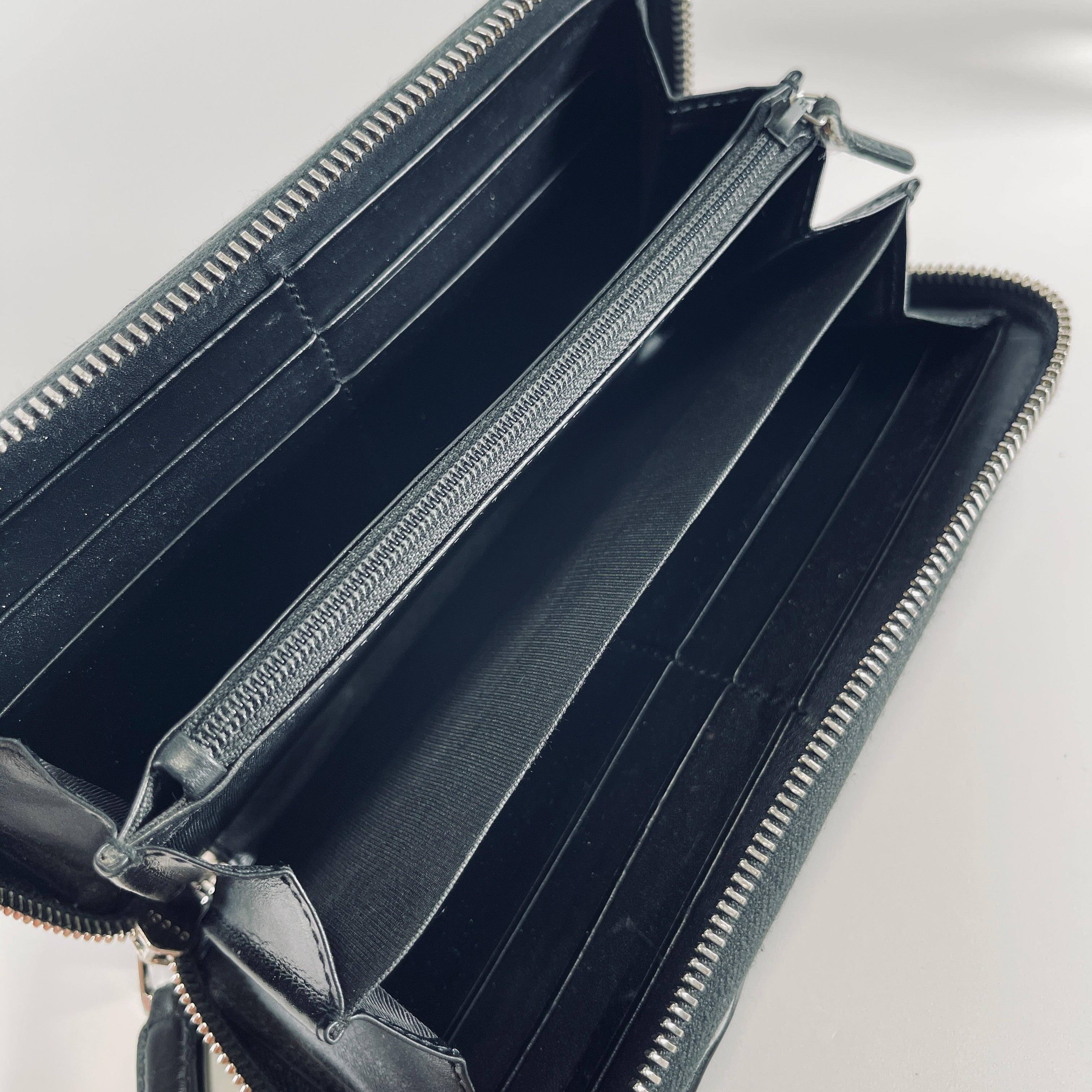 2604 secondhand GUCCI GG Supreme Long wallet