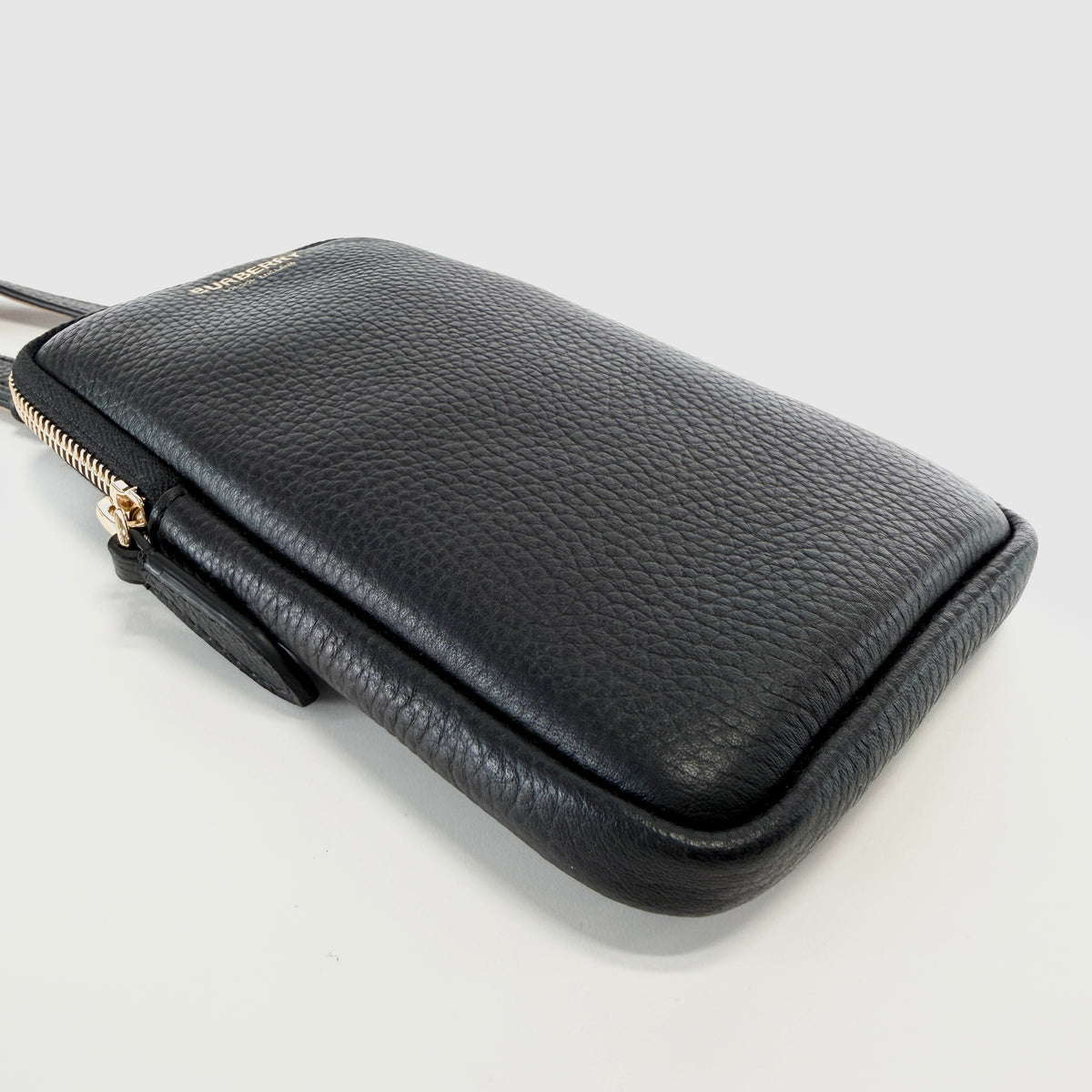 2607 secondhand BURBERRY smartphone pouch
