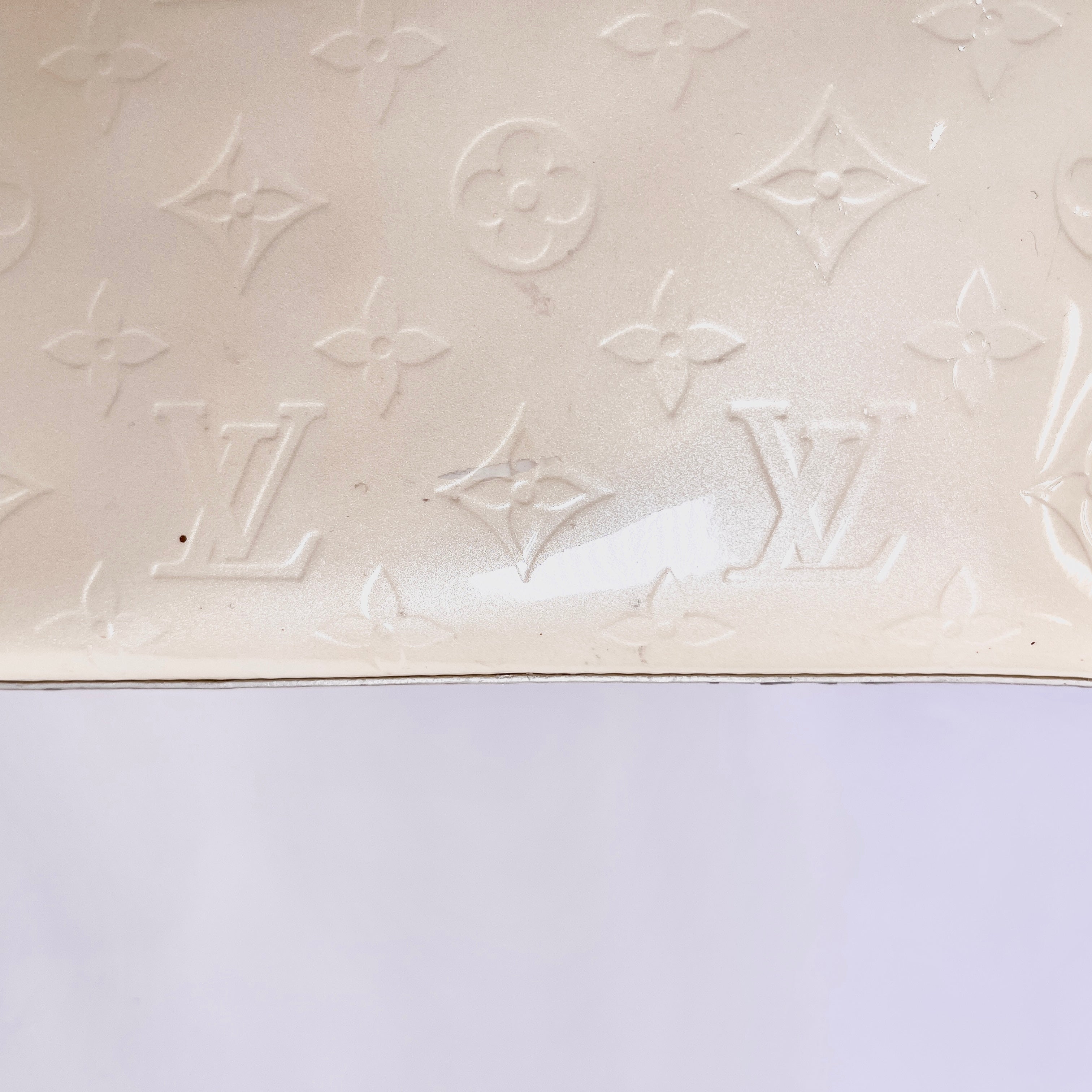 2604 secondhand LV hand bag Lead