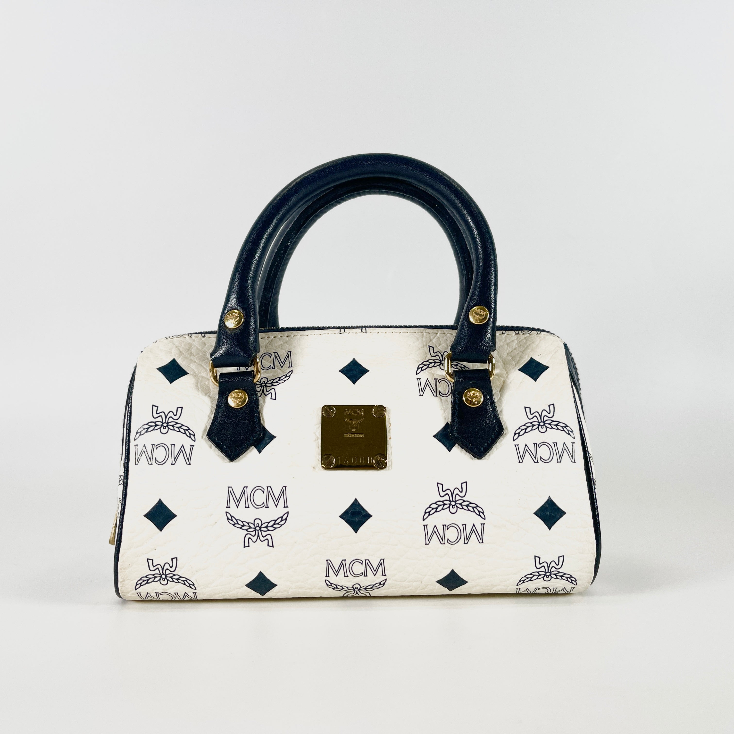 2605 secondhand MCM Visetos hand bag