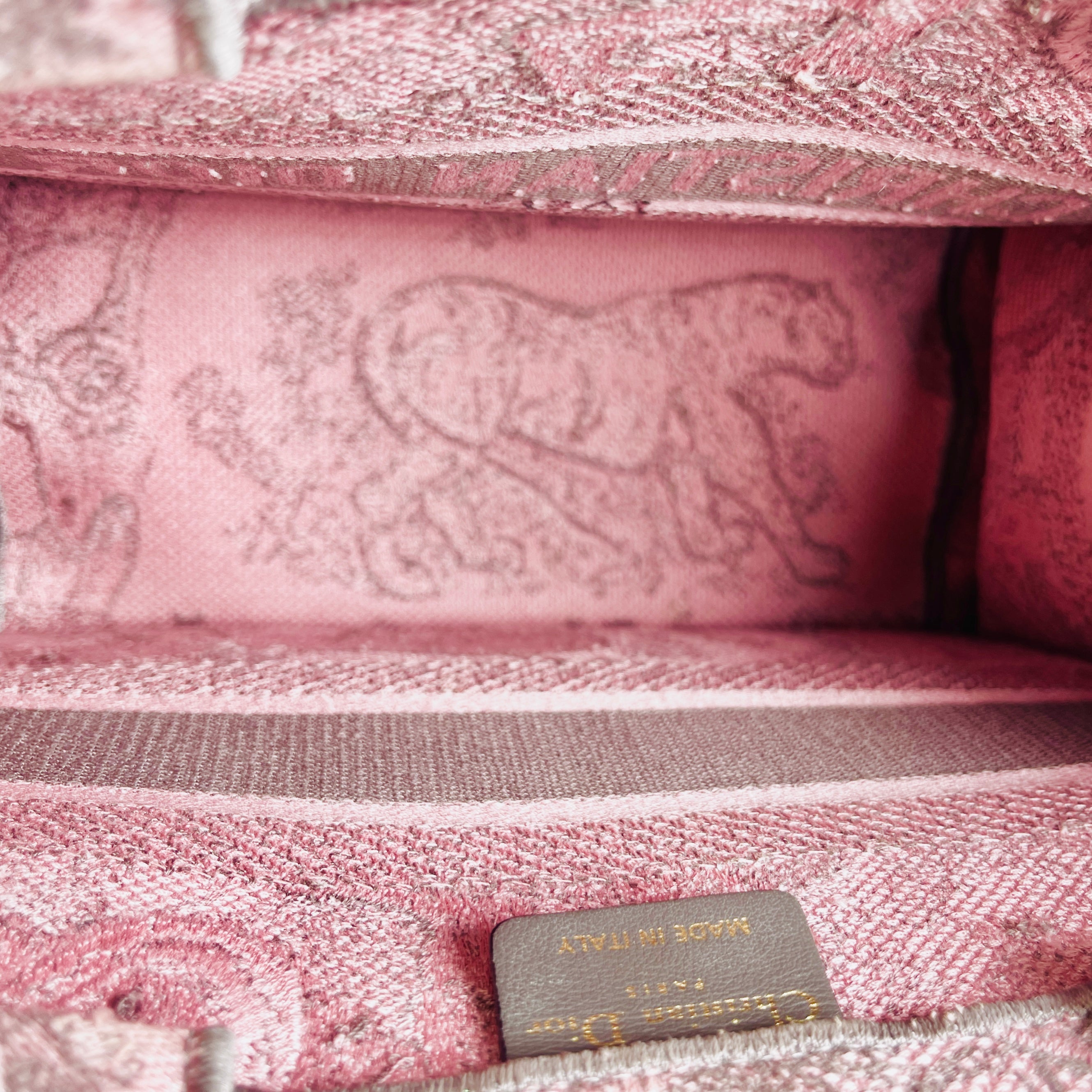 2604 secondhand CD Toile Do Jui Embroidery Book Tote