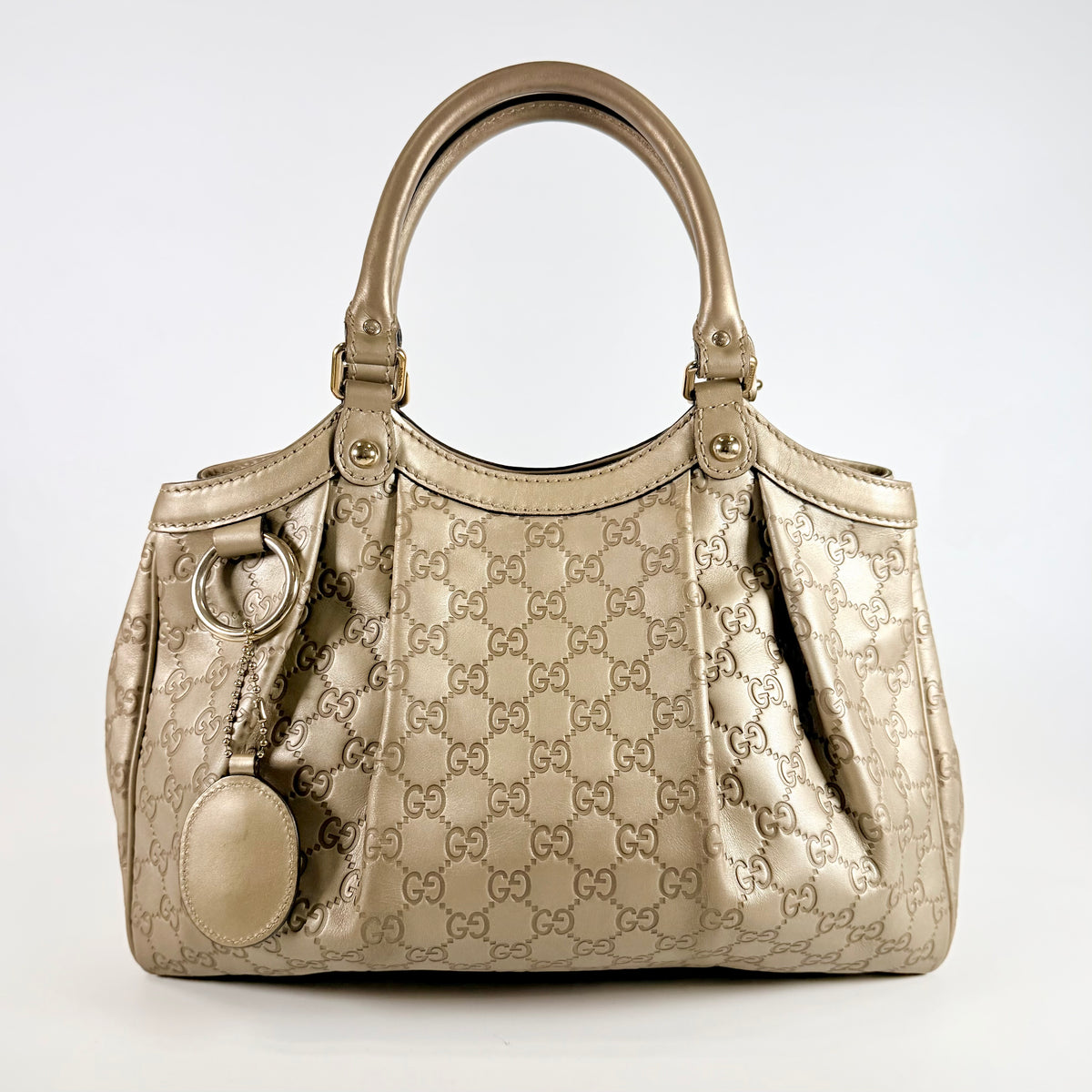 2608 secondhand GUCCI hand bag