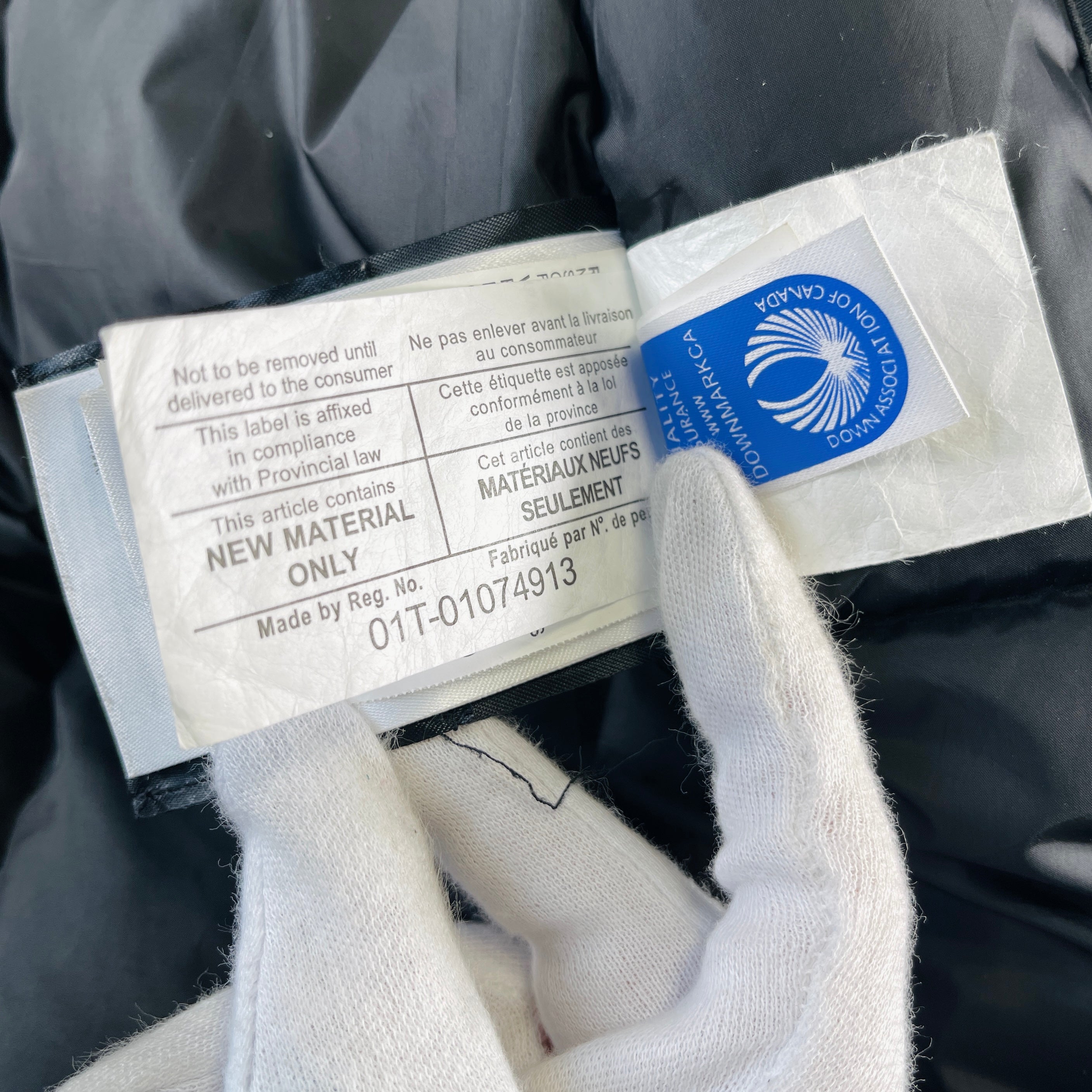 2601 CANADA GOOSE Down jacket size :S
