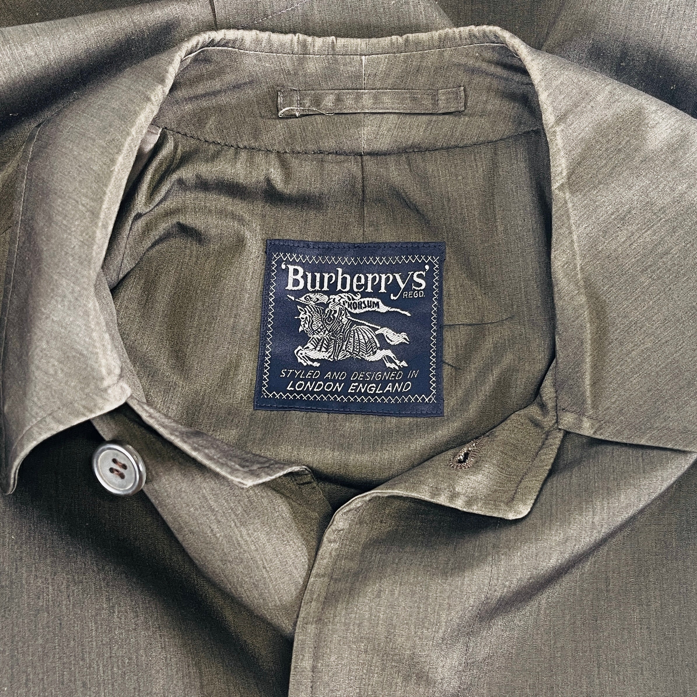 2606 secondhand BURBERRY coat