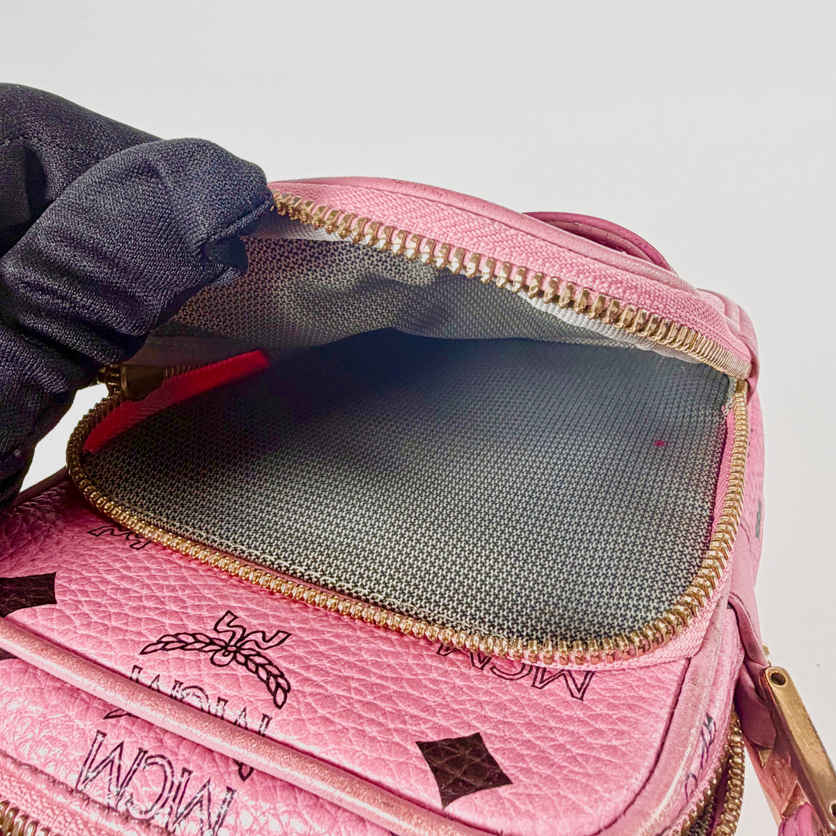 2607 secondhand MCM shoulder bag
