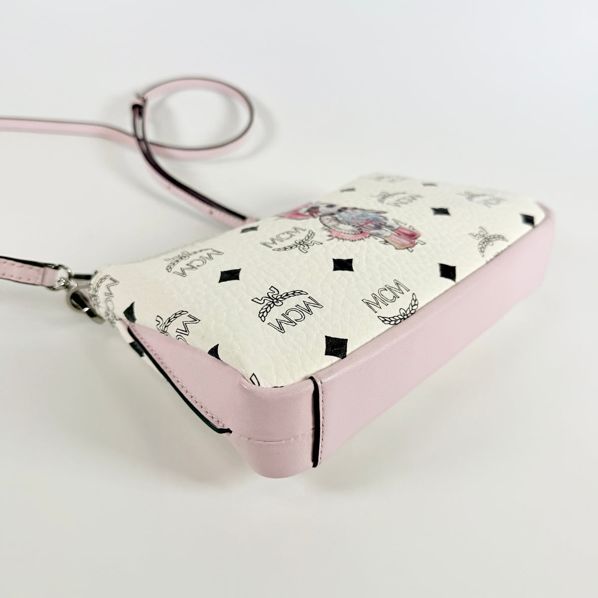 2608 secondhand MCM Shoulder bag