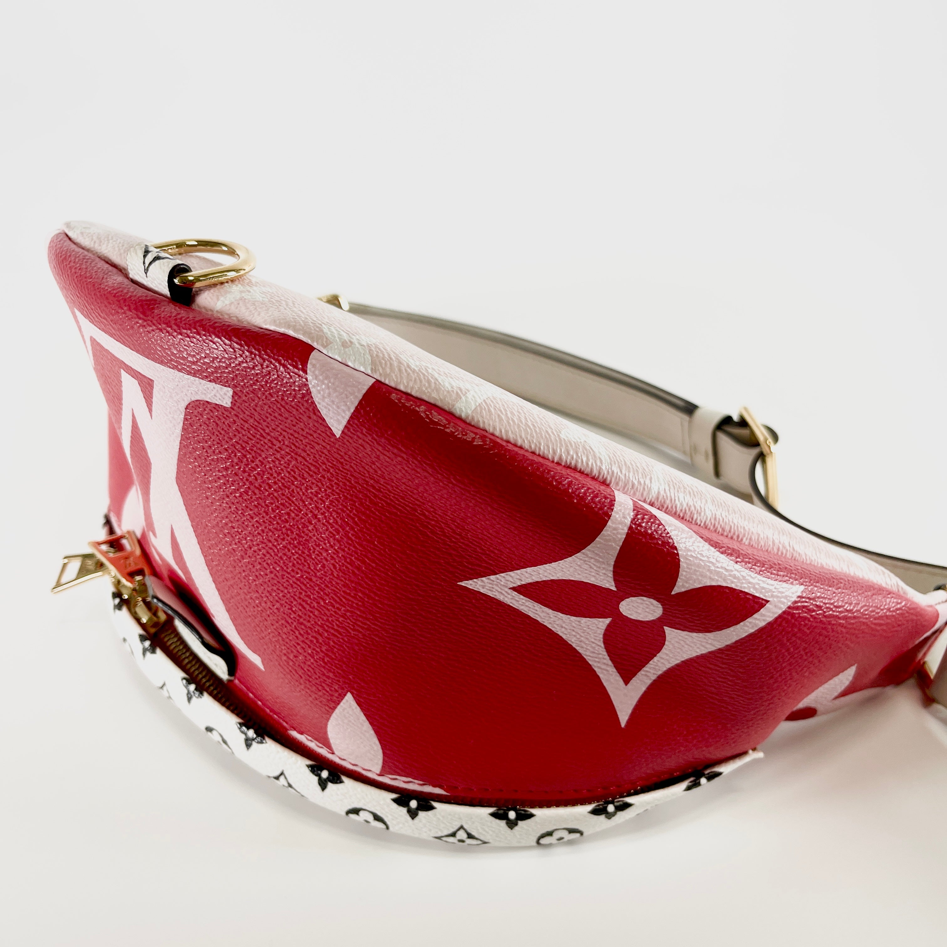 2606 secondhand LV Giant M44575 Bam bag Rouge MI1149 box