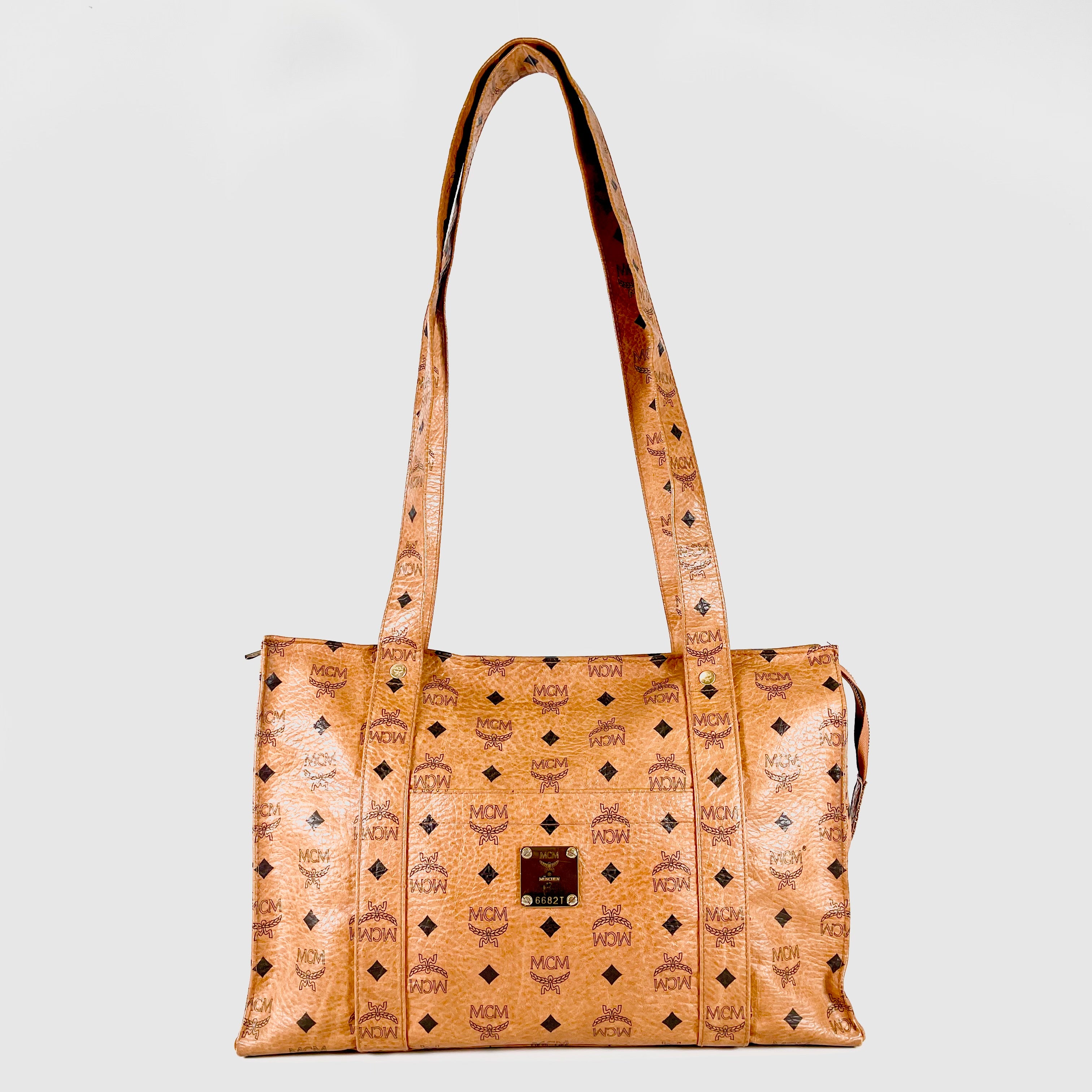 2605 secondhand MCM Shoulder bag