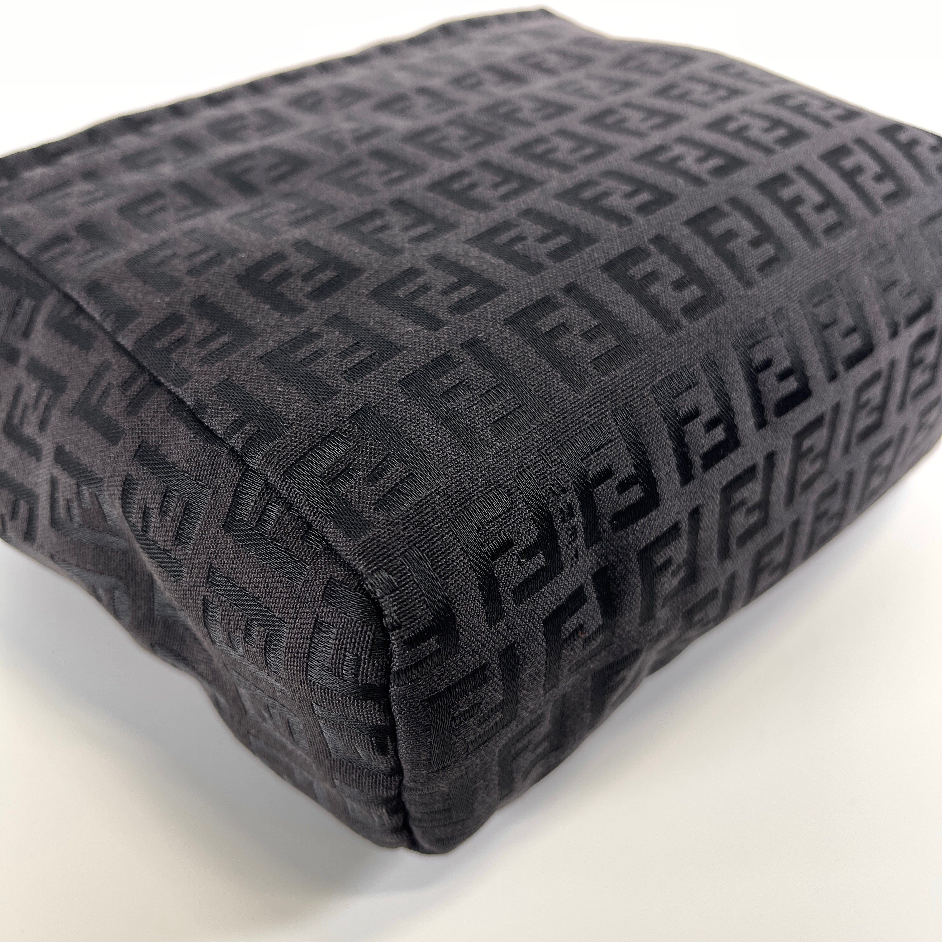 2605 secondhand FENDI Zucchino hand bag