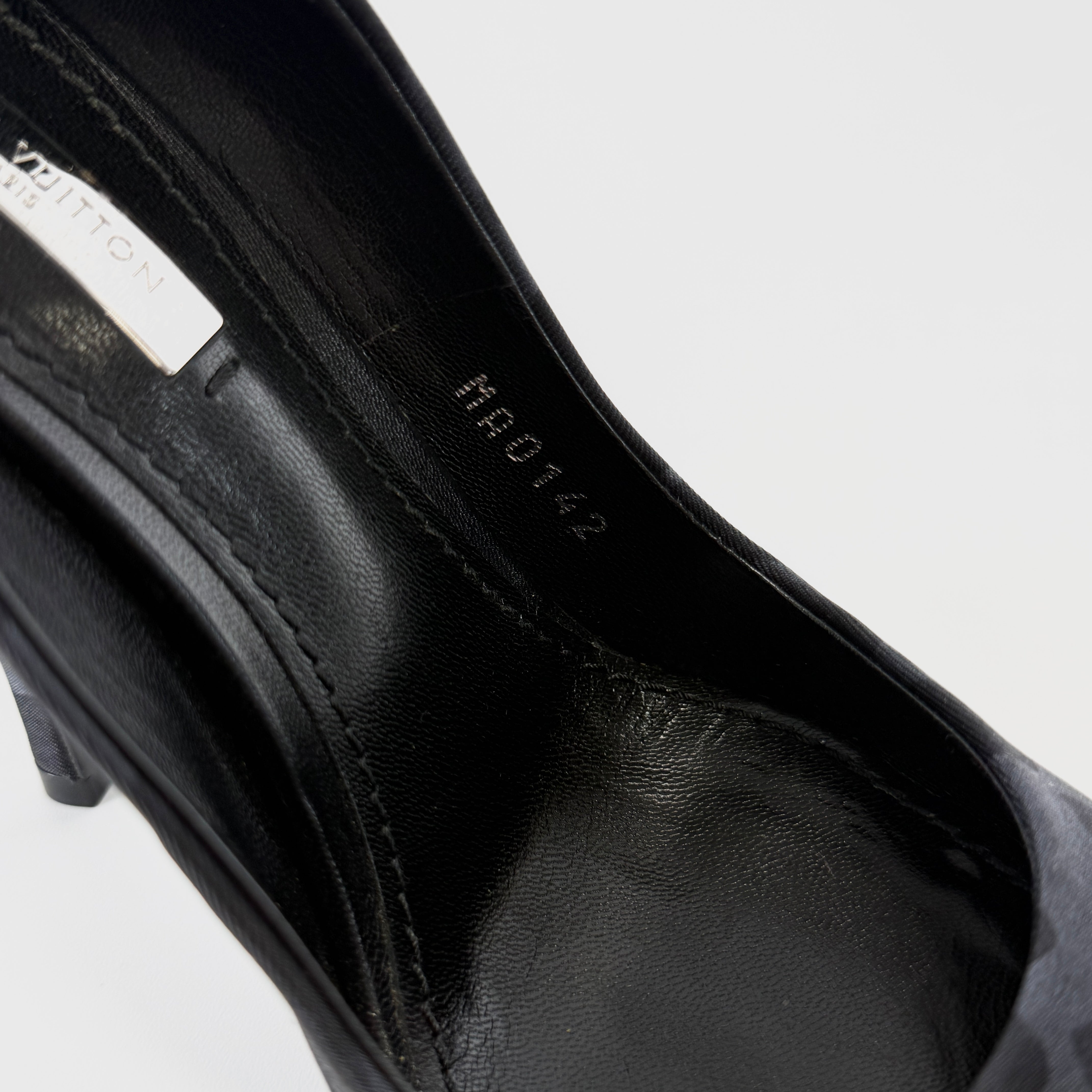 2607 secondhand LV 12 year fabric pumps 37 1/2 Women's Navy × black MA0142 Leopard Pattern studs metal