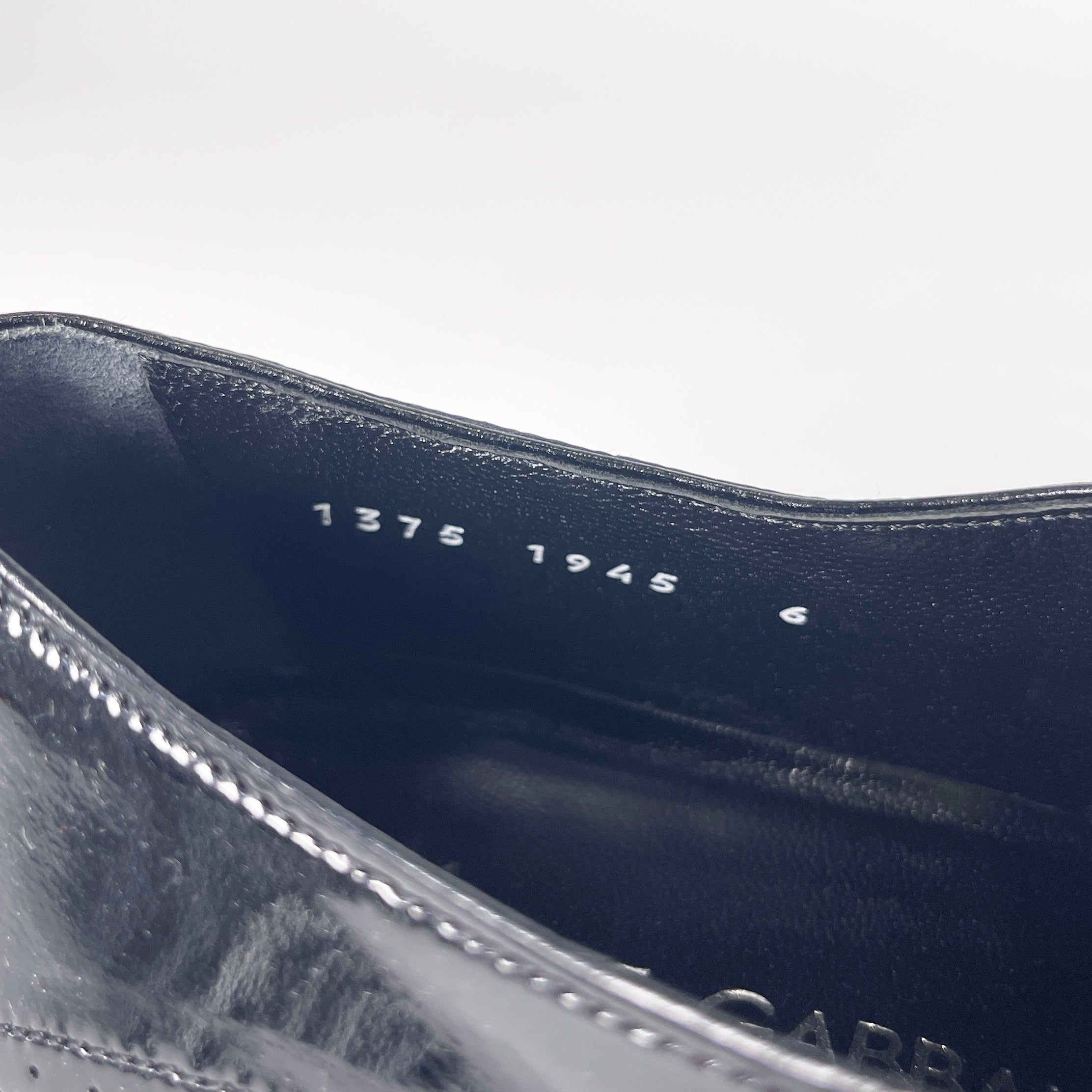 2606 secondhand D&G Loafers logo plate enamel fur