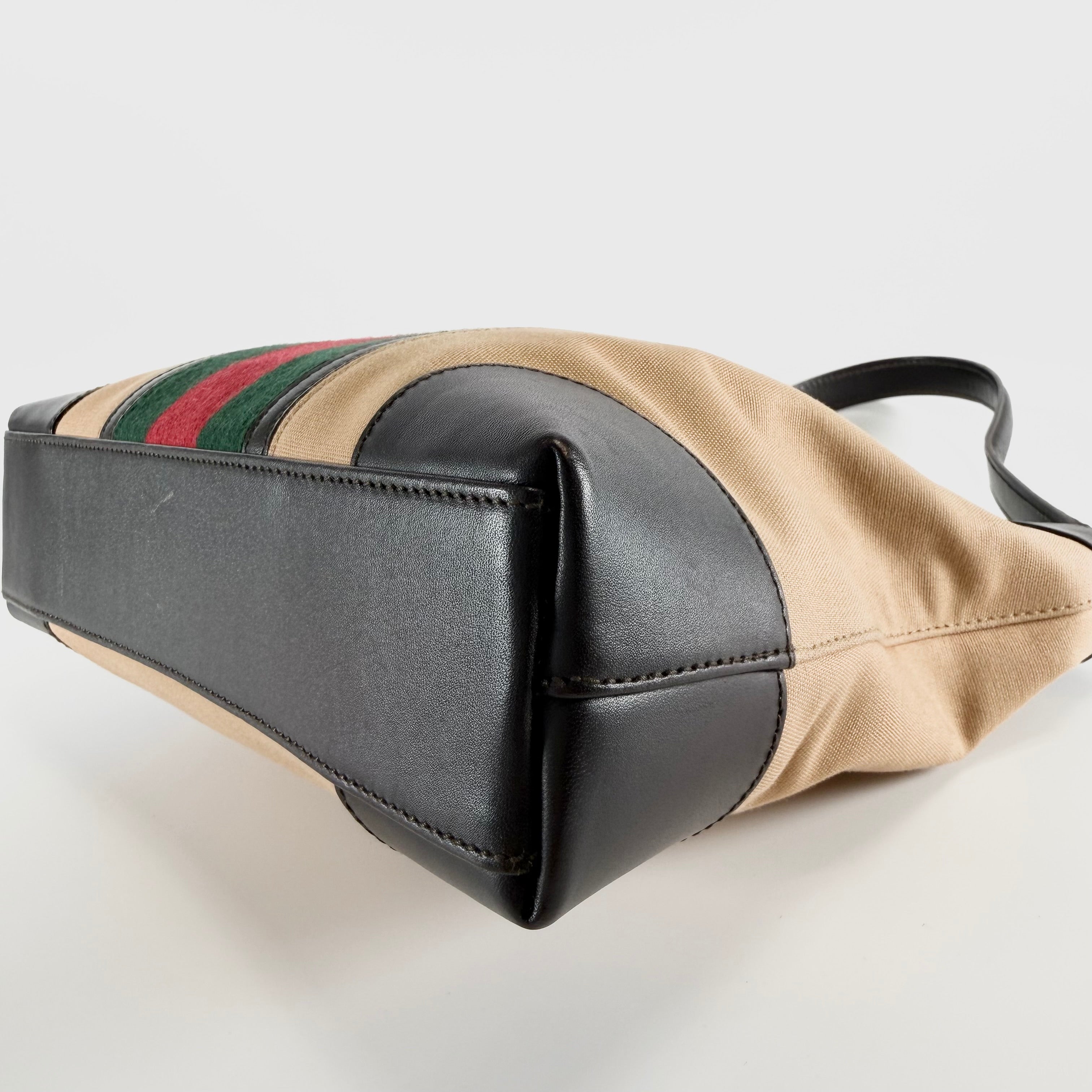 2608 secondhand GUCCI Shoulder bag / Crossbody Bag