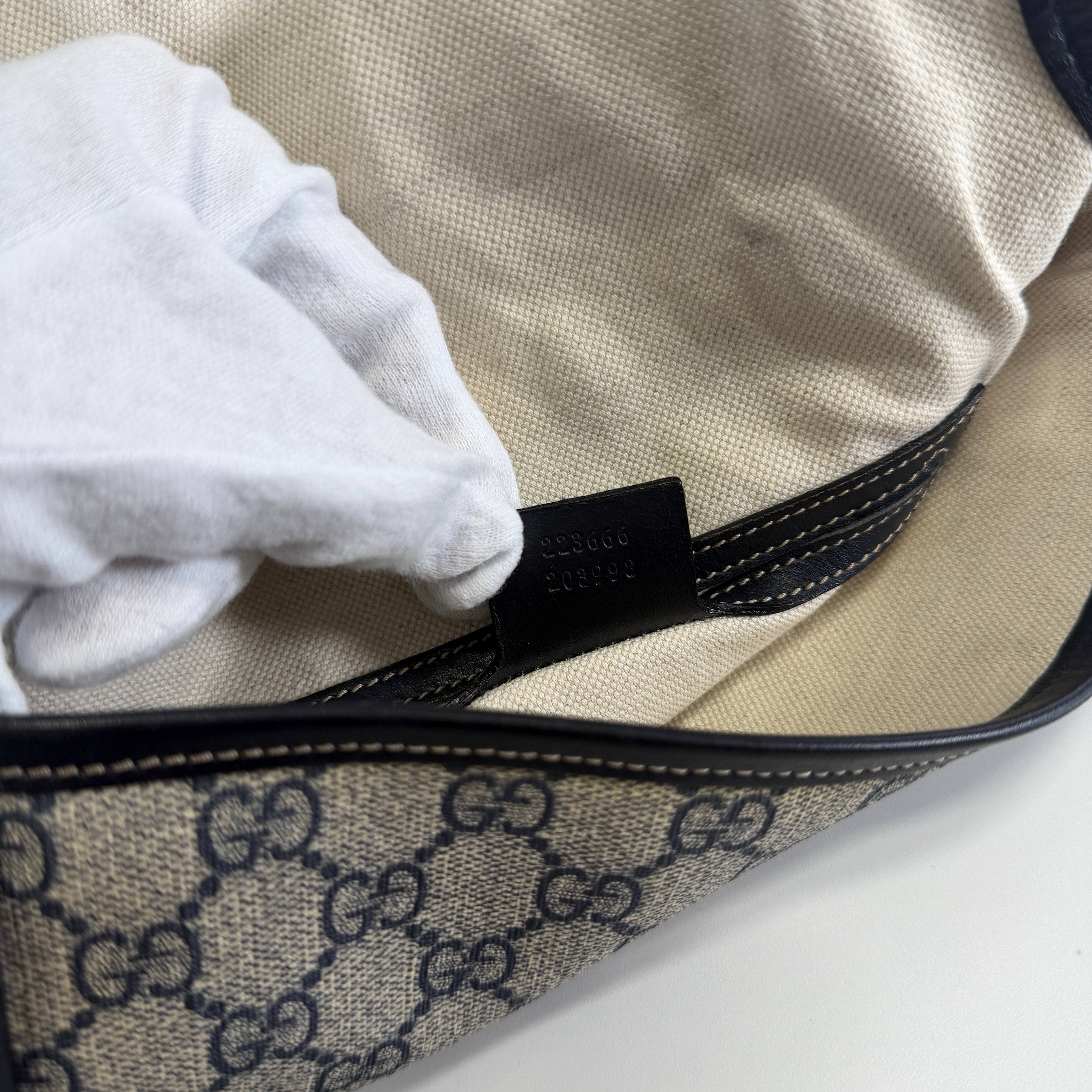 2606 secondhand GUCCI GG Supreme PVC× leather Shoulder bag beige × Navy 223666