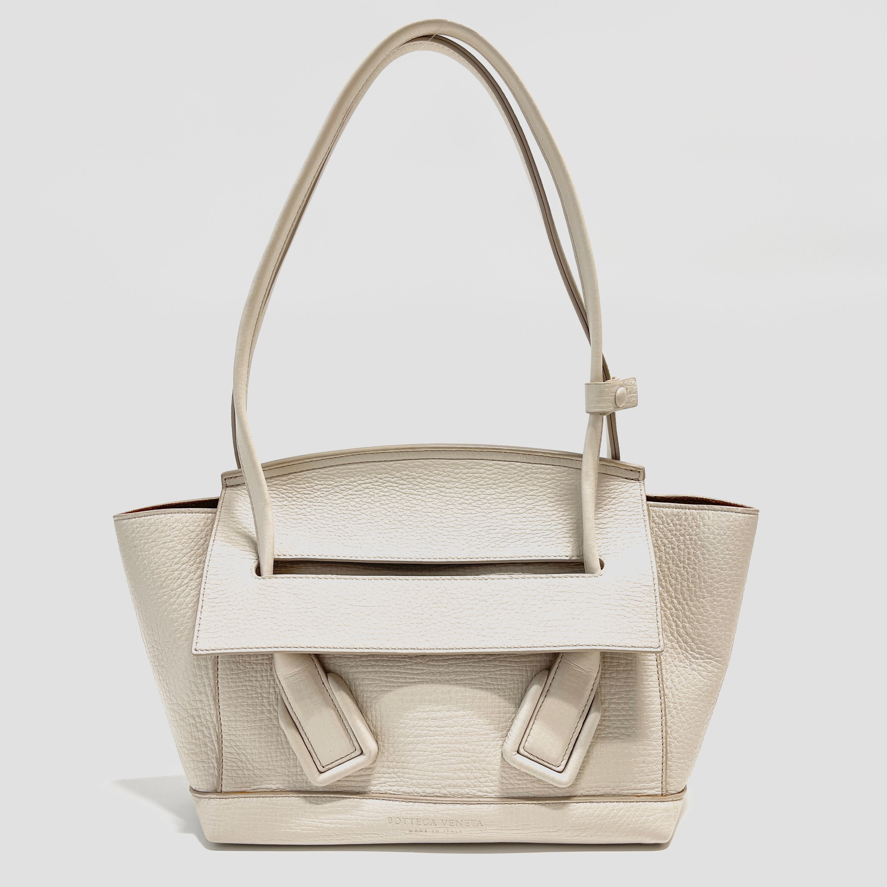 2605 secondhand BOTTEGAVENETA The Arco Large leather Shoulder bag white