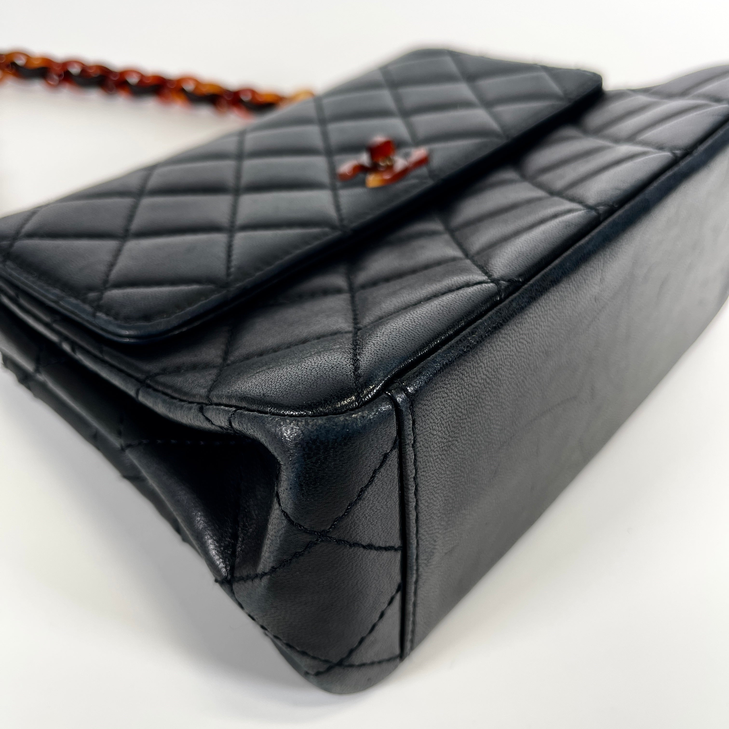 2604 secondhand CHANEL Matelasse lambskin Chain Shoulder Bag
