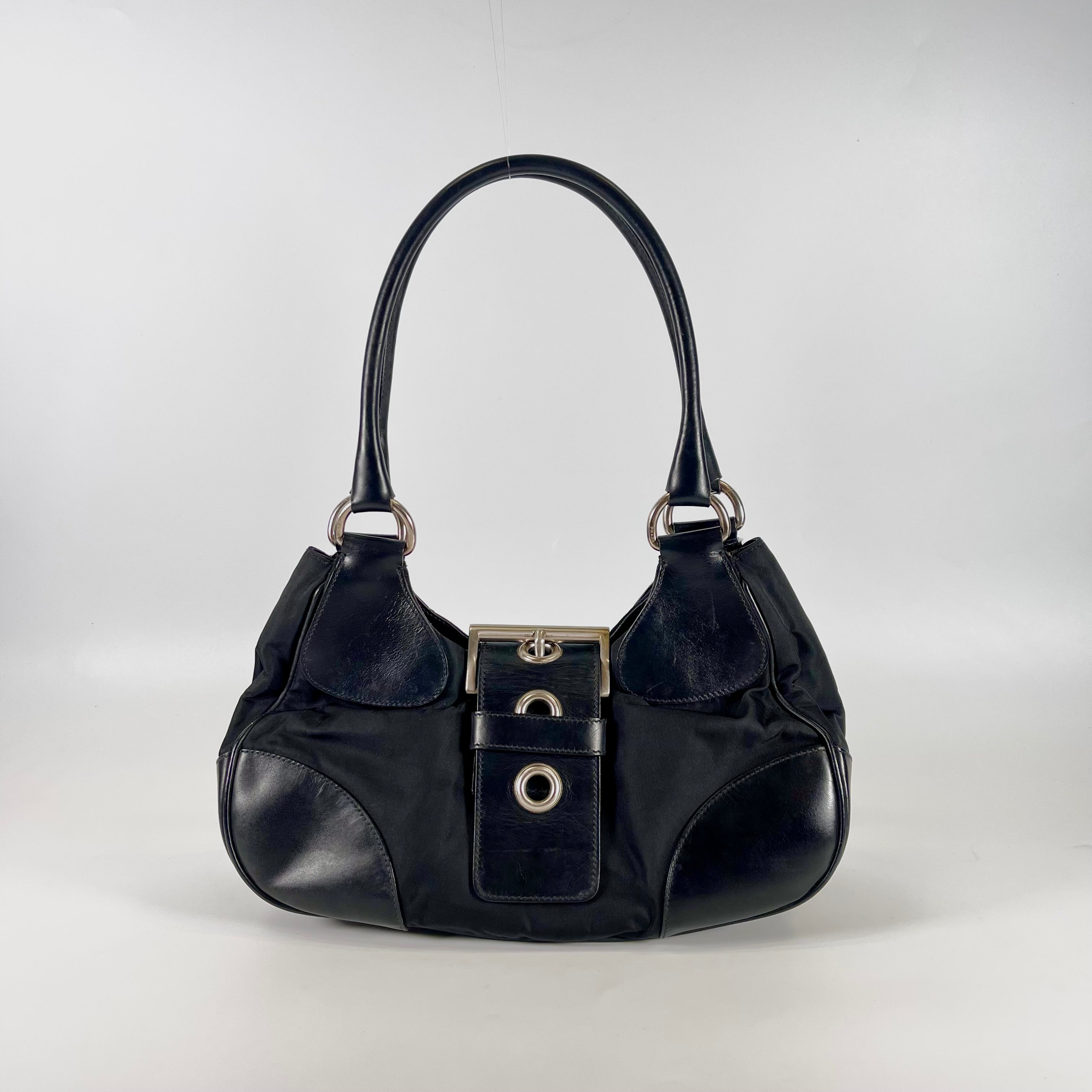 2601 secondhand PRADA nylon hand