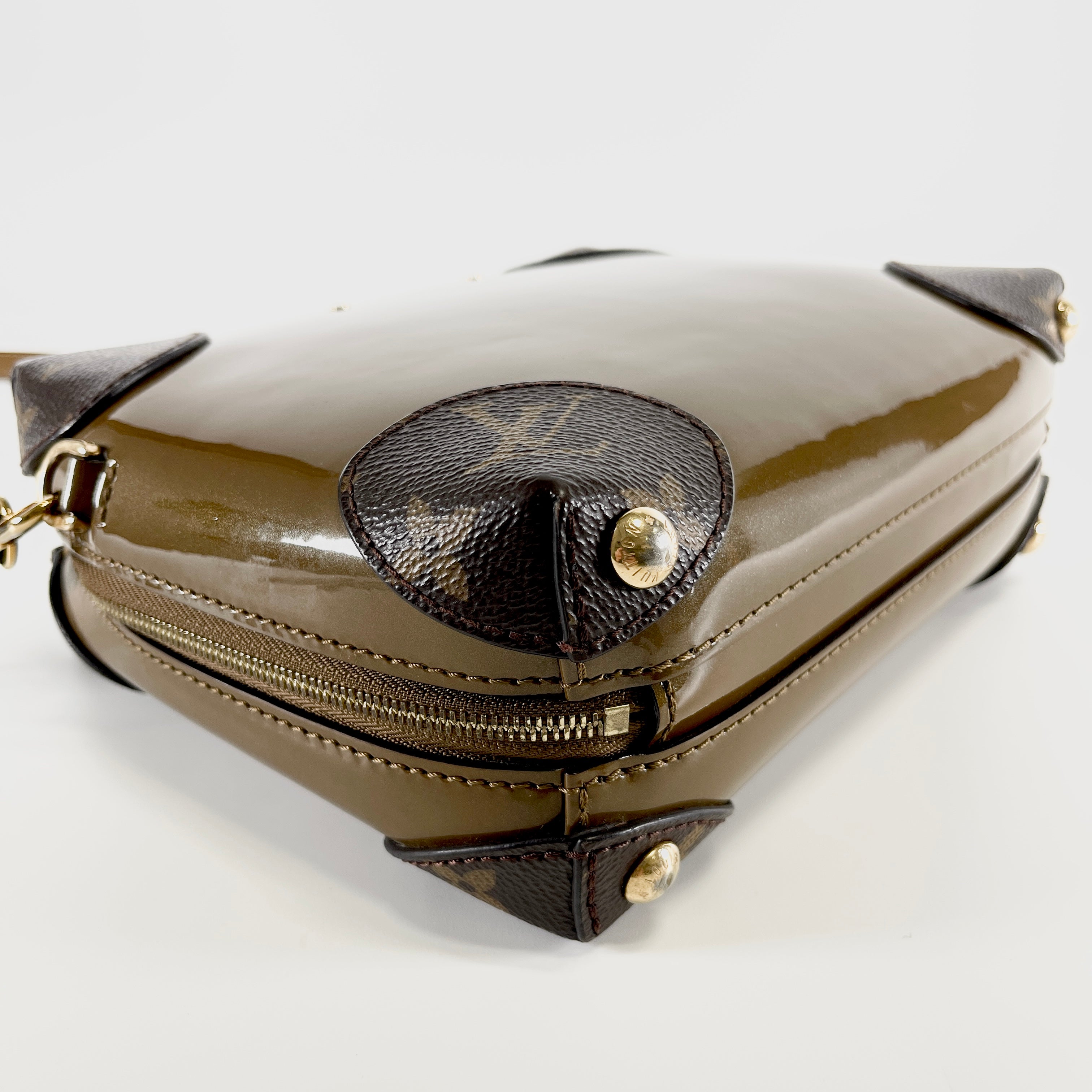 2606 secondhand LV Monogram M54390 patent bronze PL4147 fastener shoulder strap