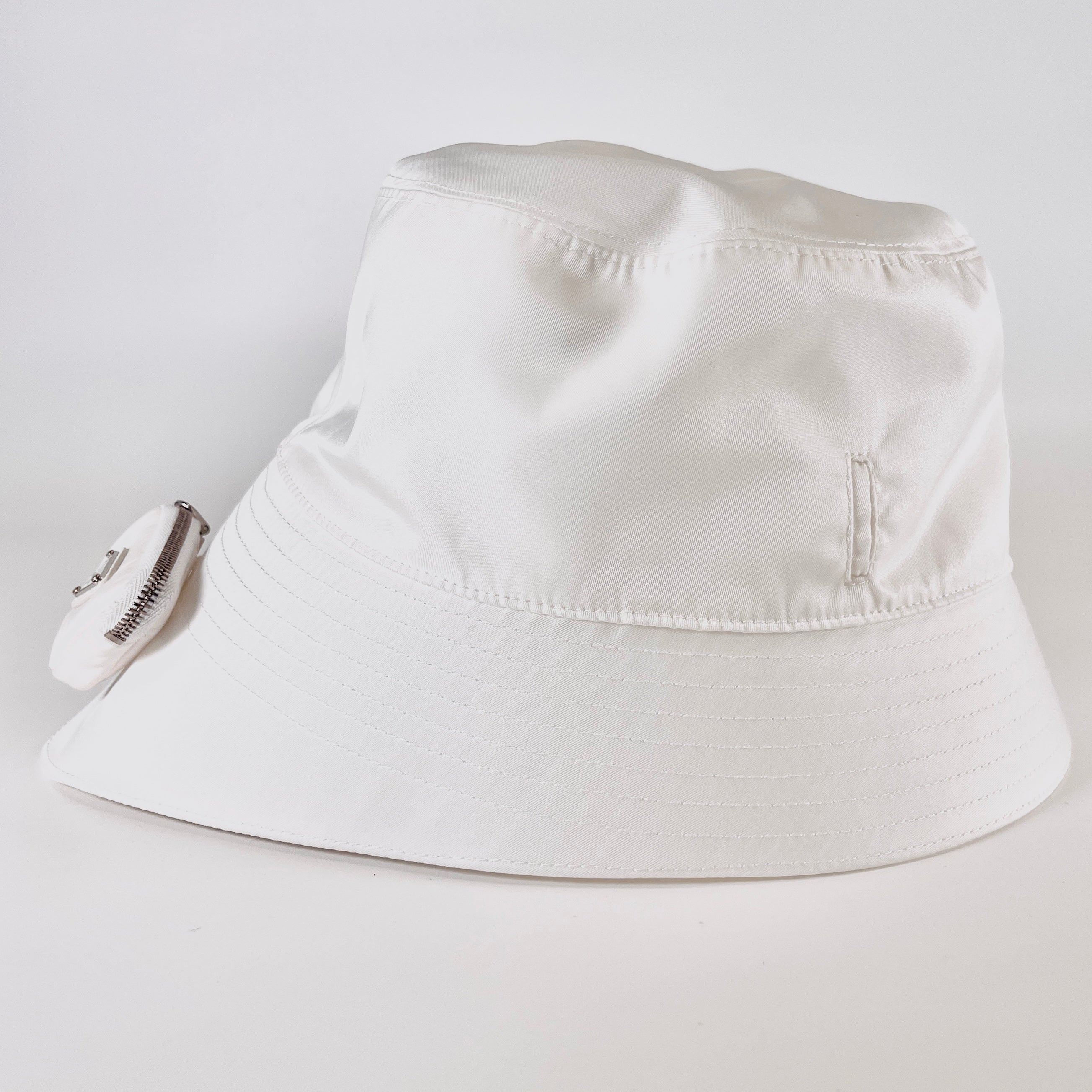 2603 secondhand PRADA cap / hat