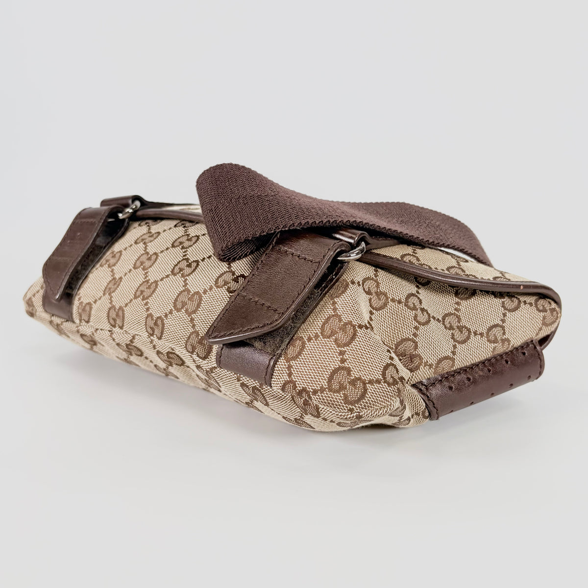 2605 secondhand GUCCI GG canvas Waist bag