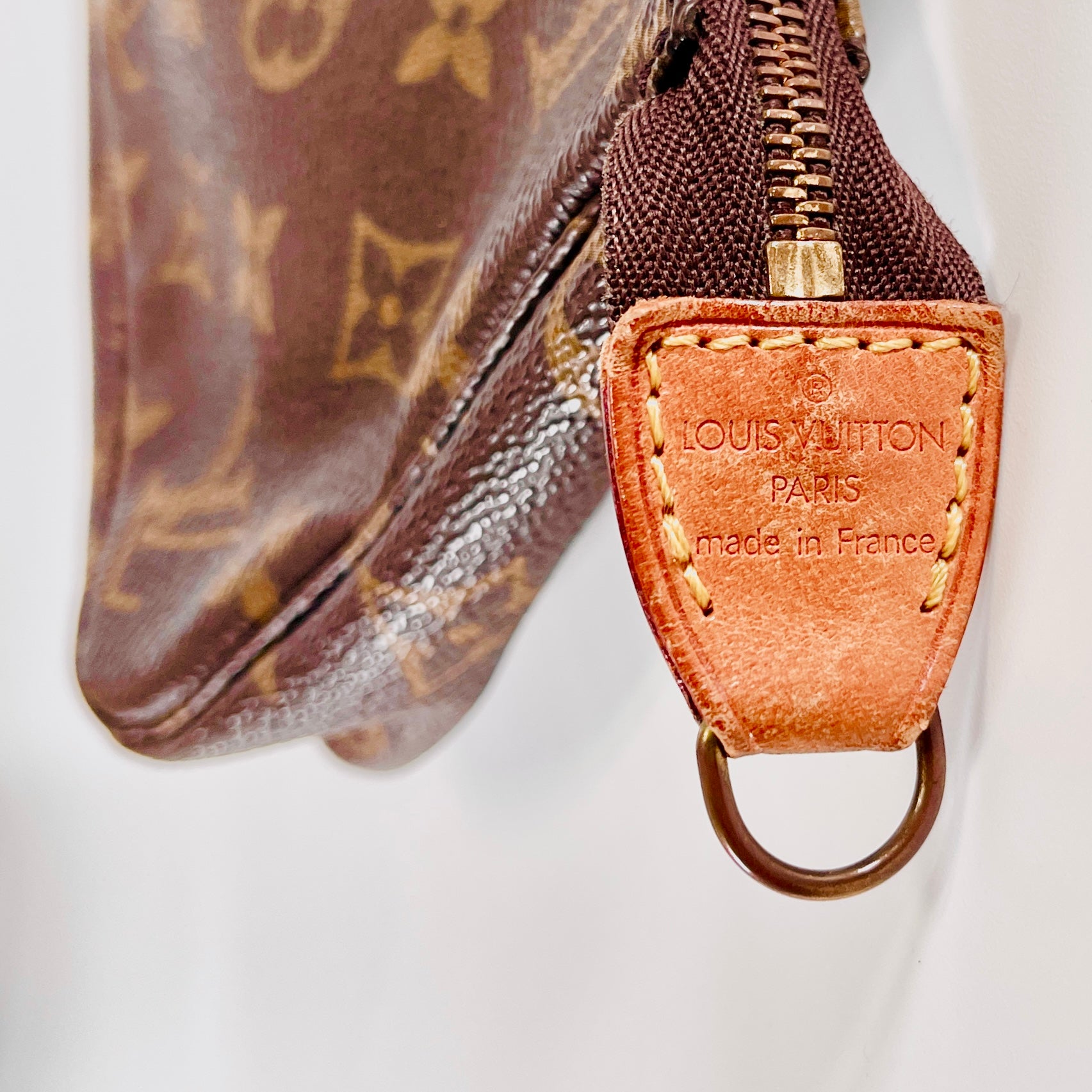 2602 secondhand LV Monogram Pochette accessories M51980 AR0060