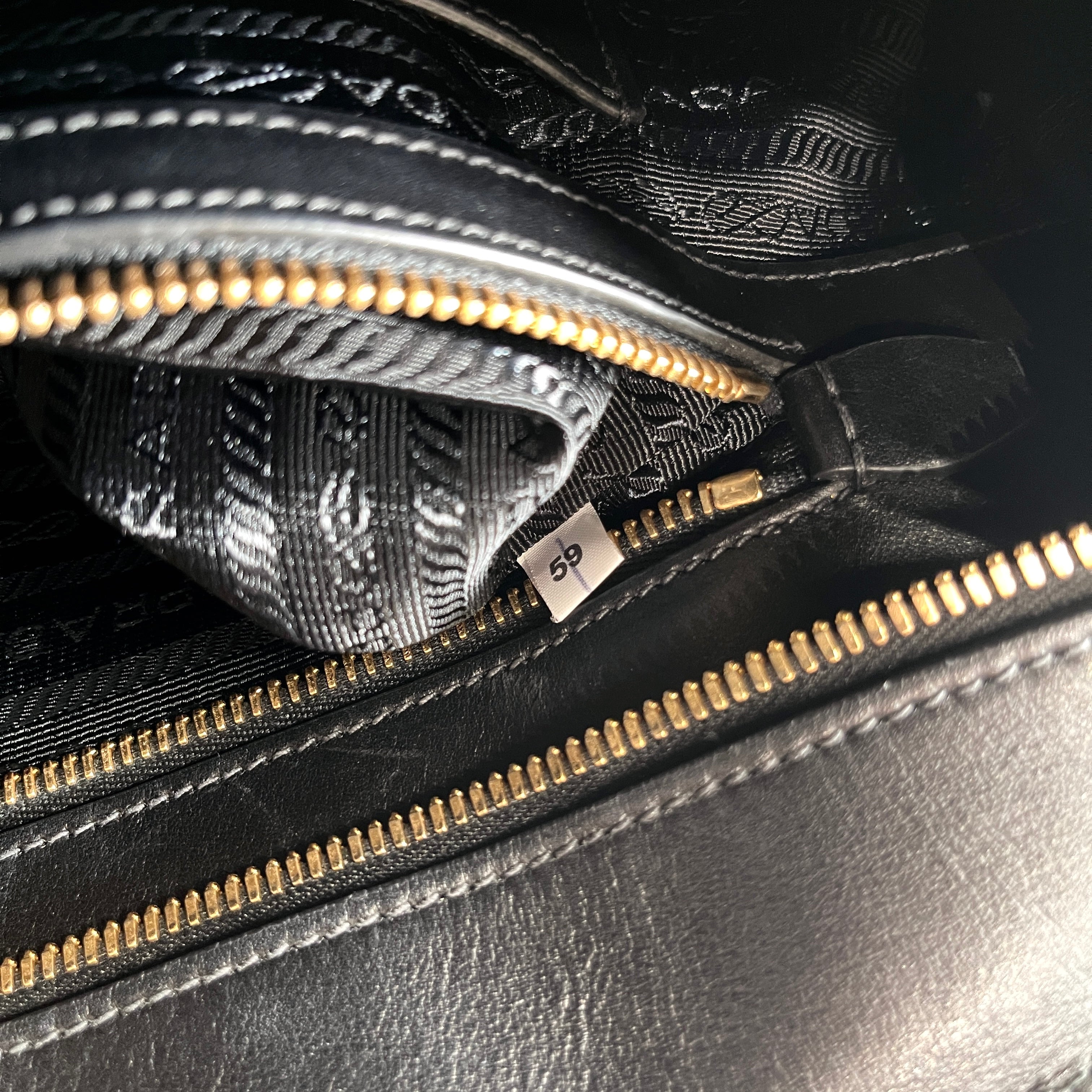 2604 secondhand PRADA hand bag gold Saffiano black gray
