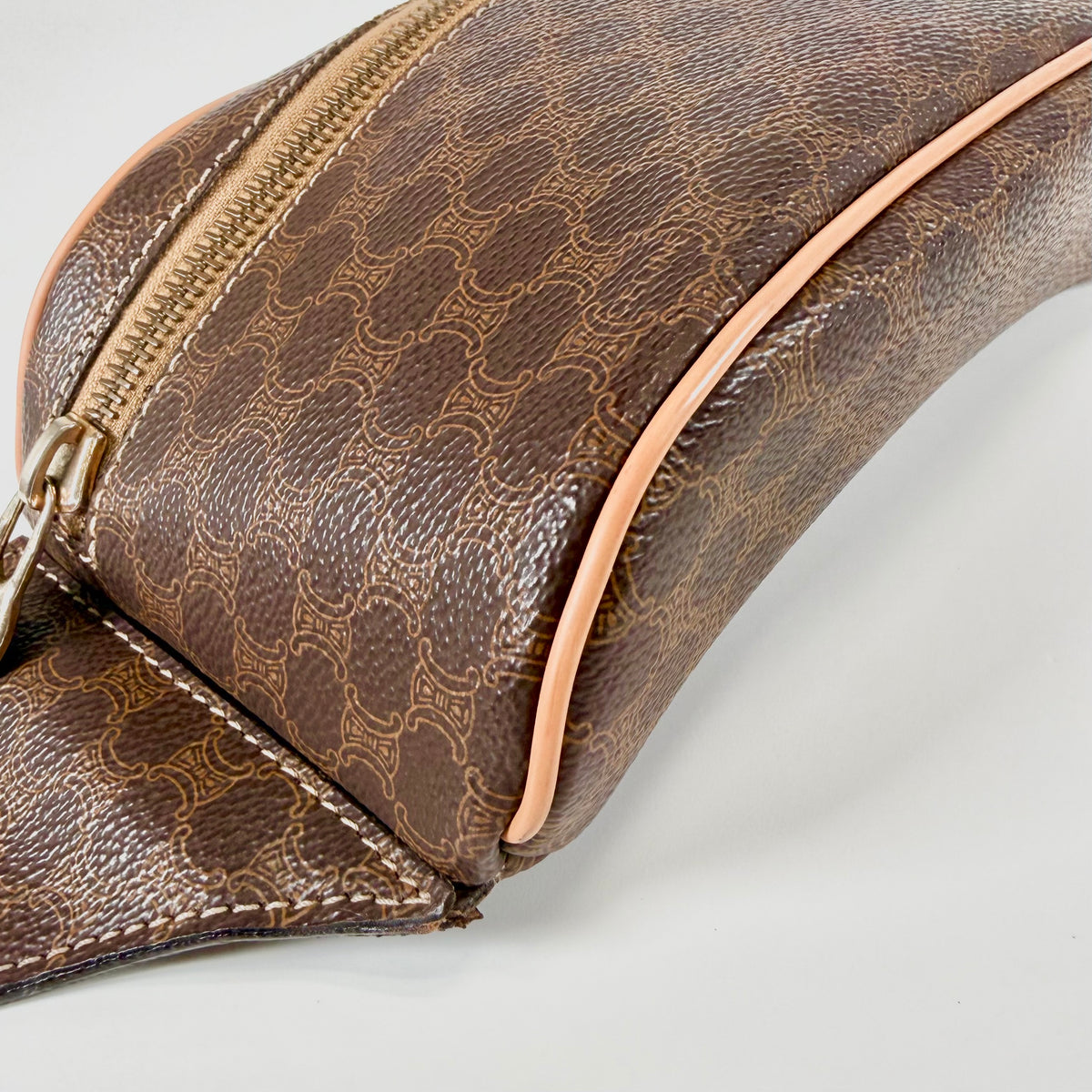 2607 secondhand CELINE Macadam Waist bag