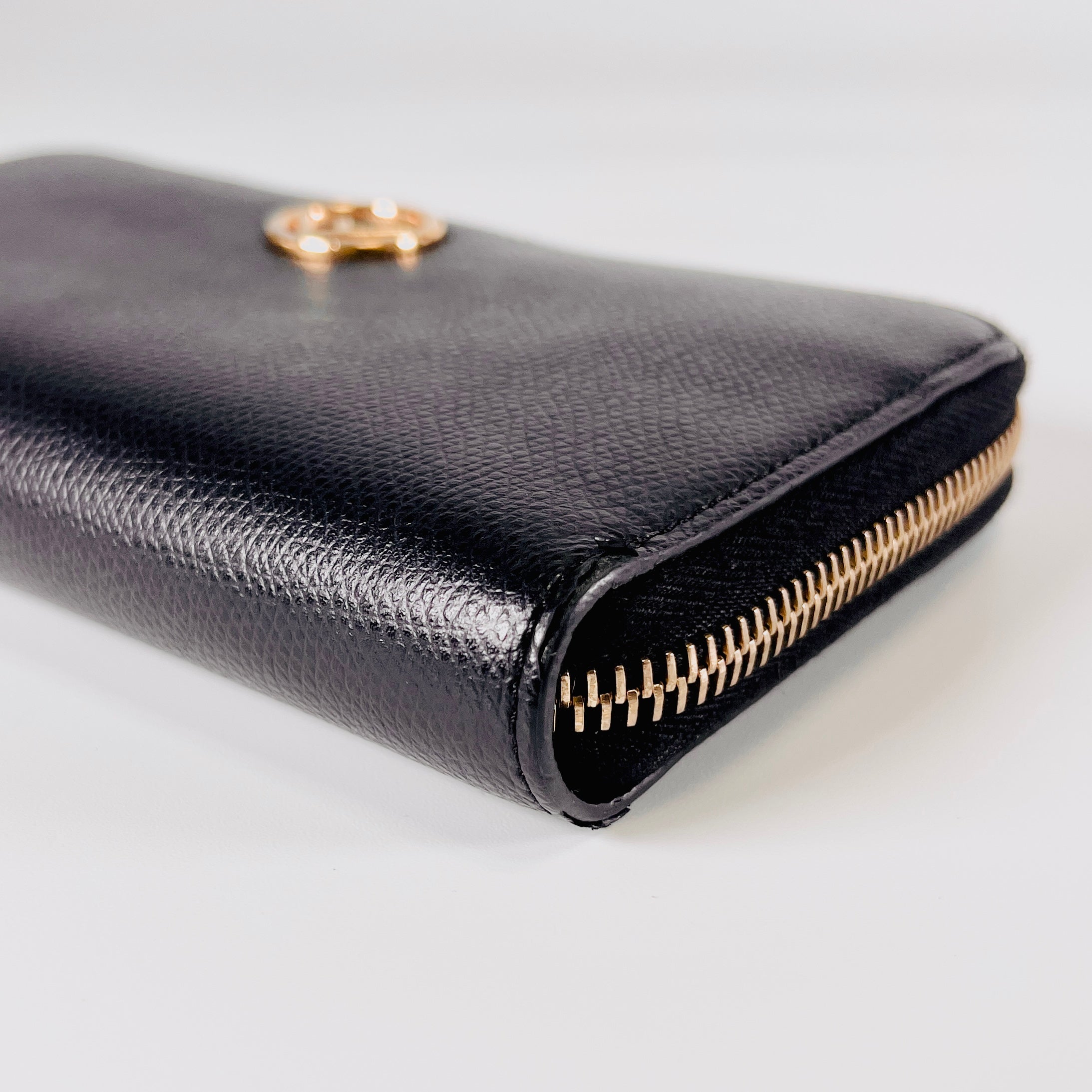 2604 secondhand FENDI Wallet leather round fastener Long wallet black