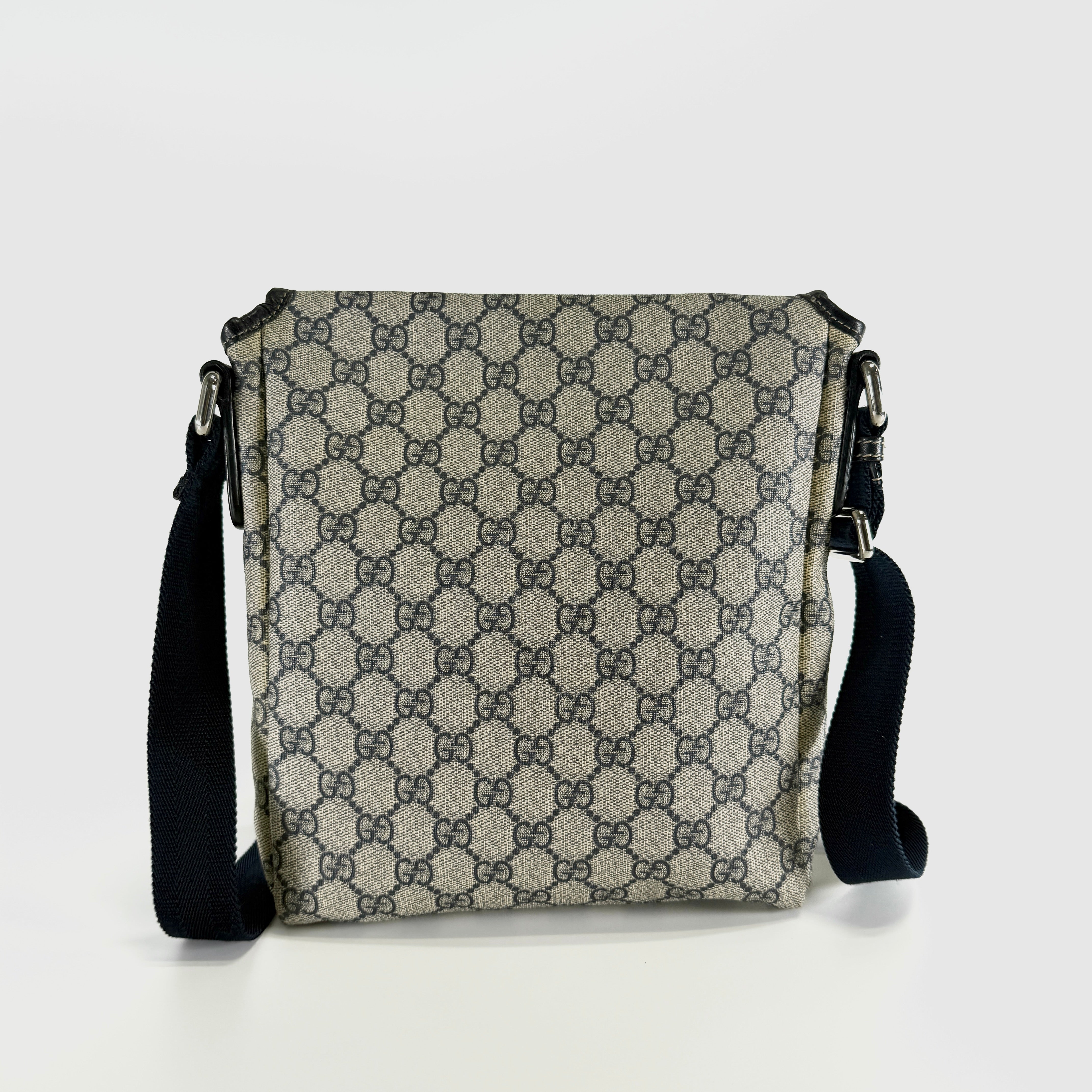 2606 secondhand GUCCI GG Supreme PVC× leather Shoulder bag beige × Navy 223666