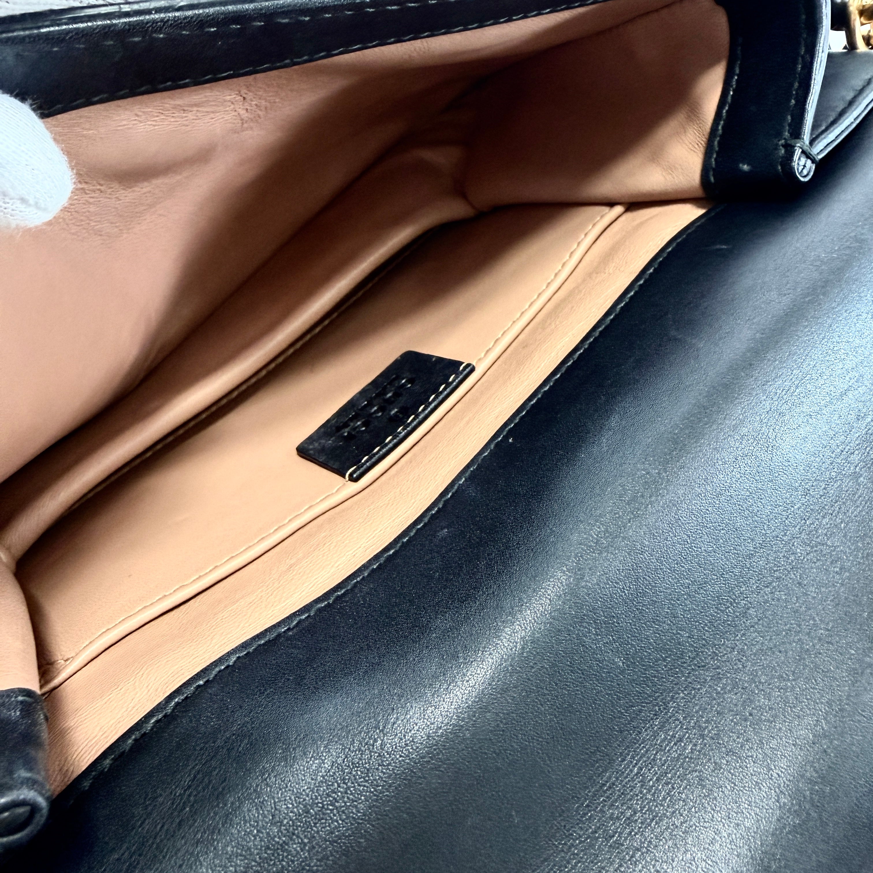 2607 secondhand GUCCI Shoulder bag / Crossbody Bag Pearl & Bee
