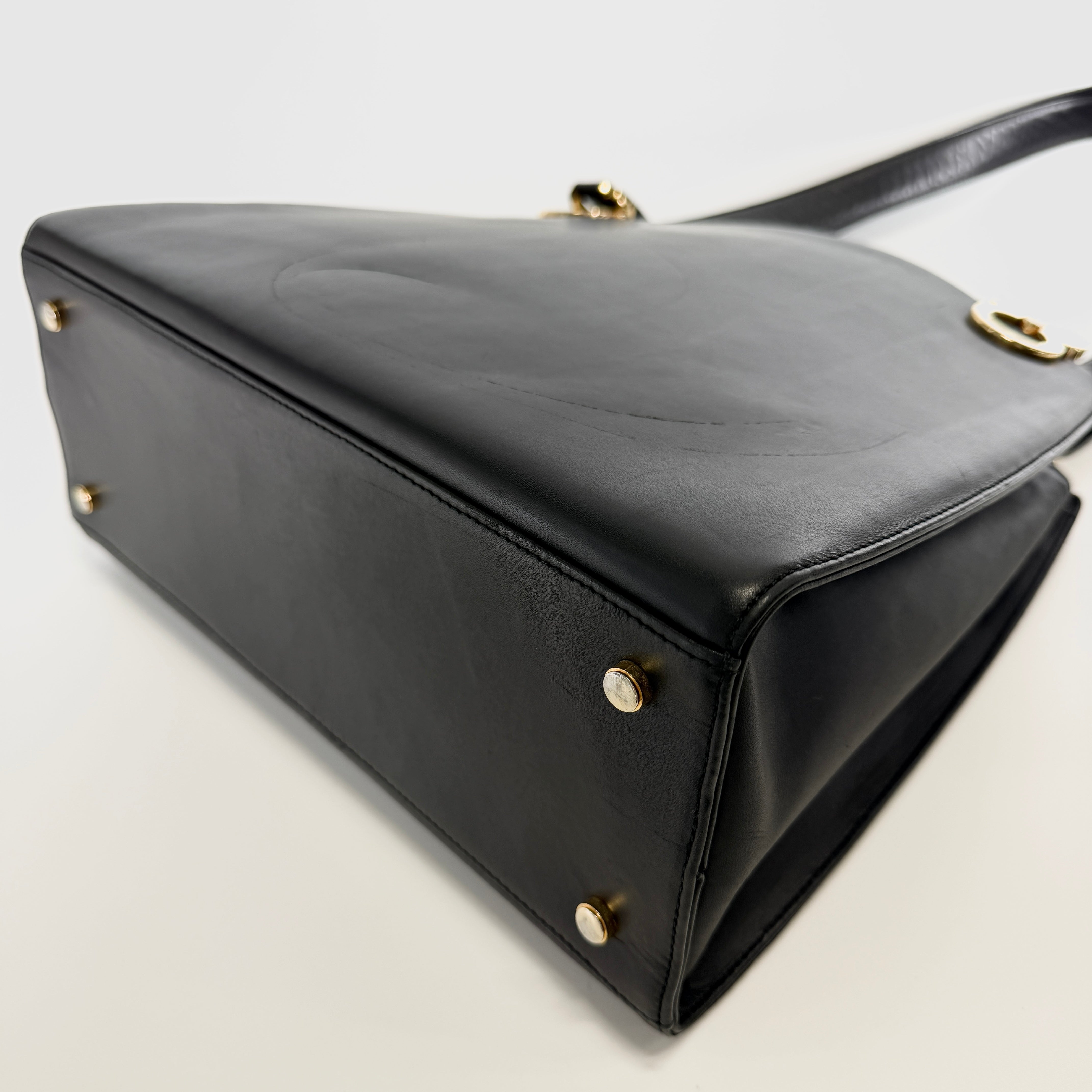 2608 secondhand Ferragamo Gancini Shoulder bag