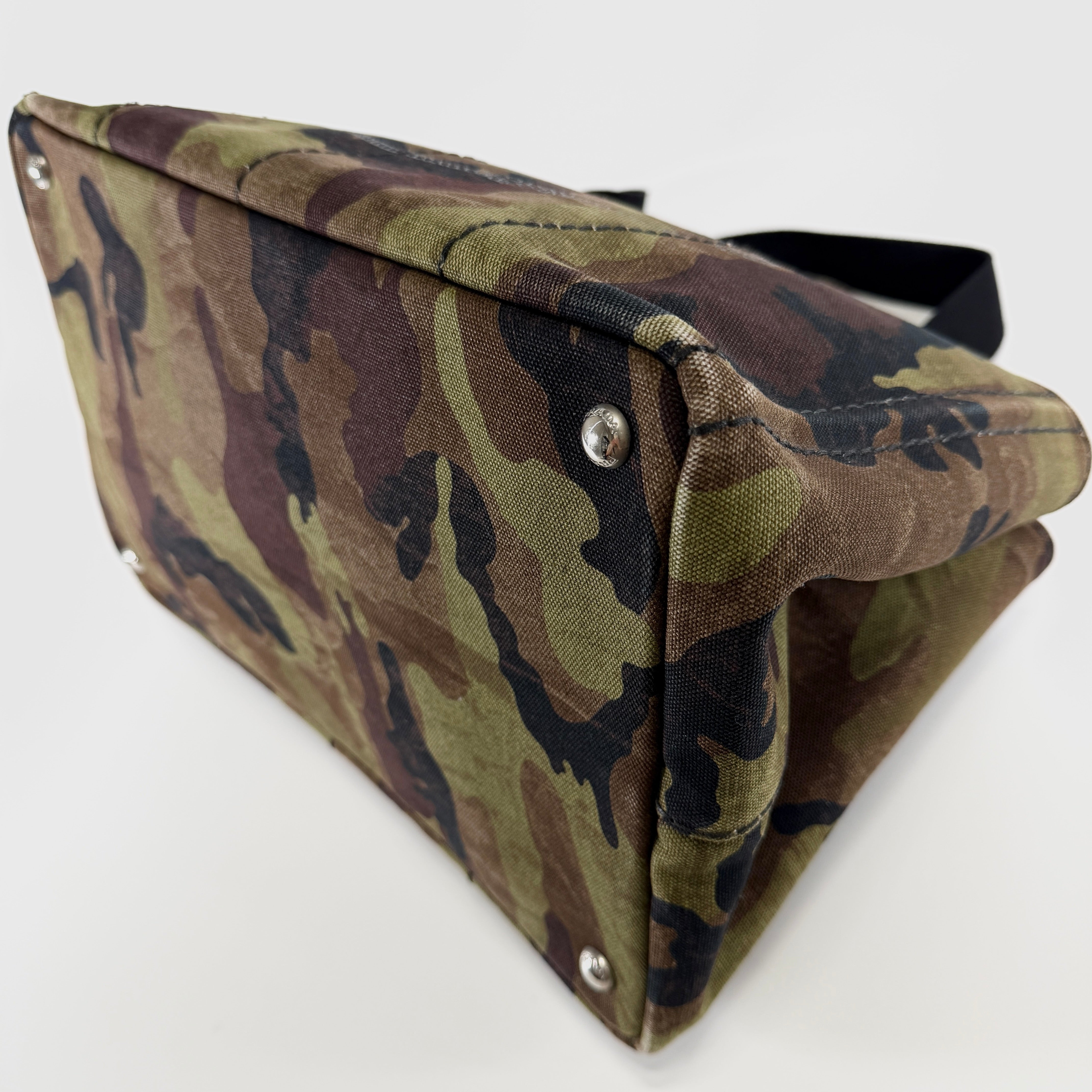 2606 secondhand PRADA Canapa Camouflage
