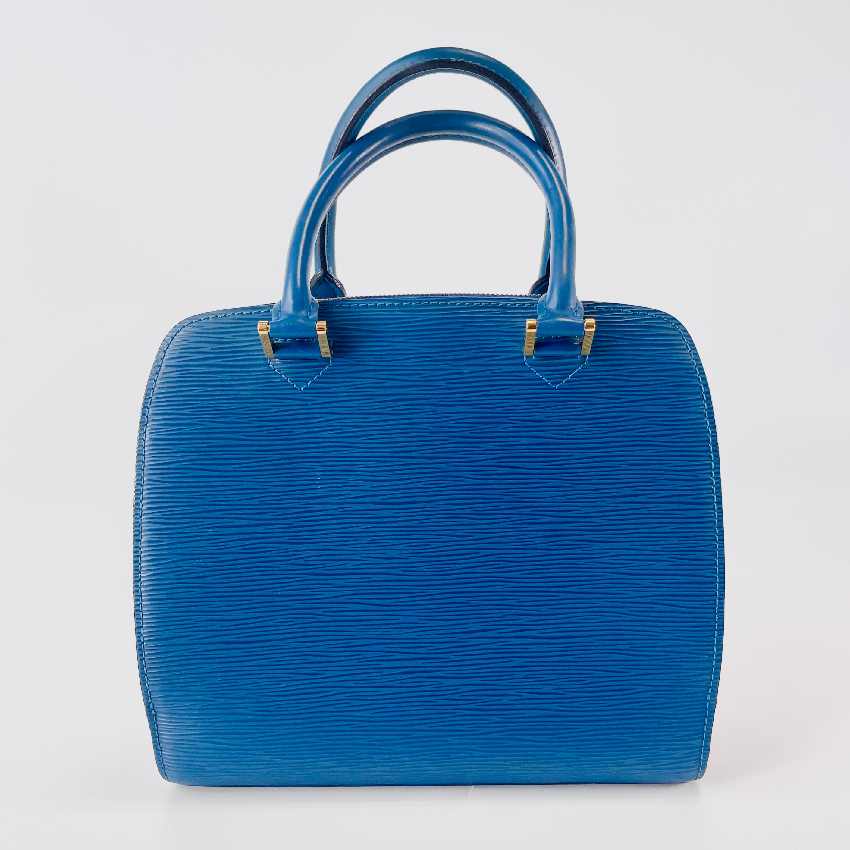 2604 secondhand LV Epi Pont Neuf