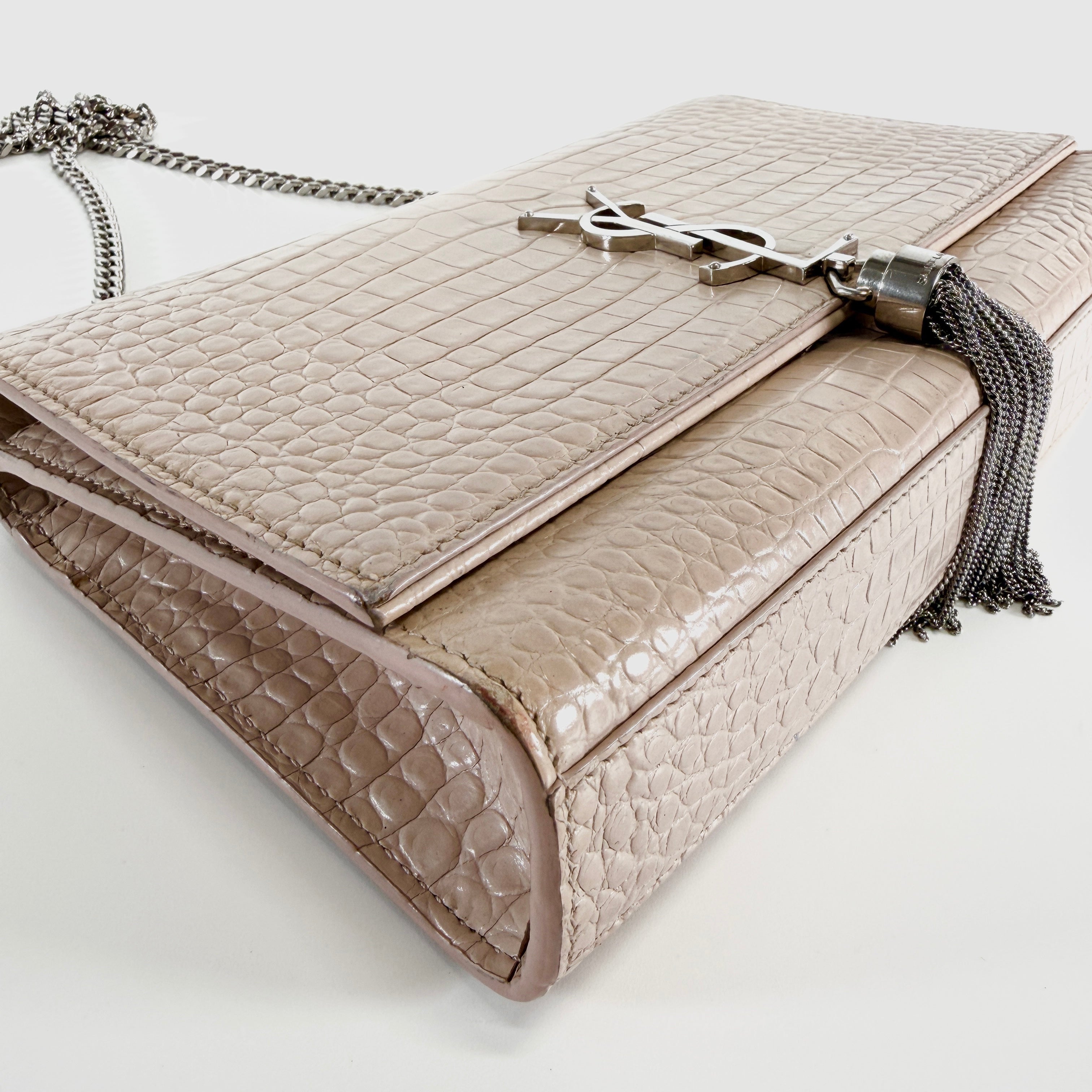 2607 secondhand SAINTLAURENT Embossed Chain Shoulder Bag
