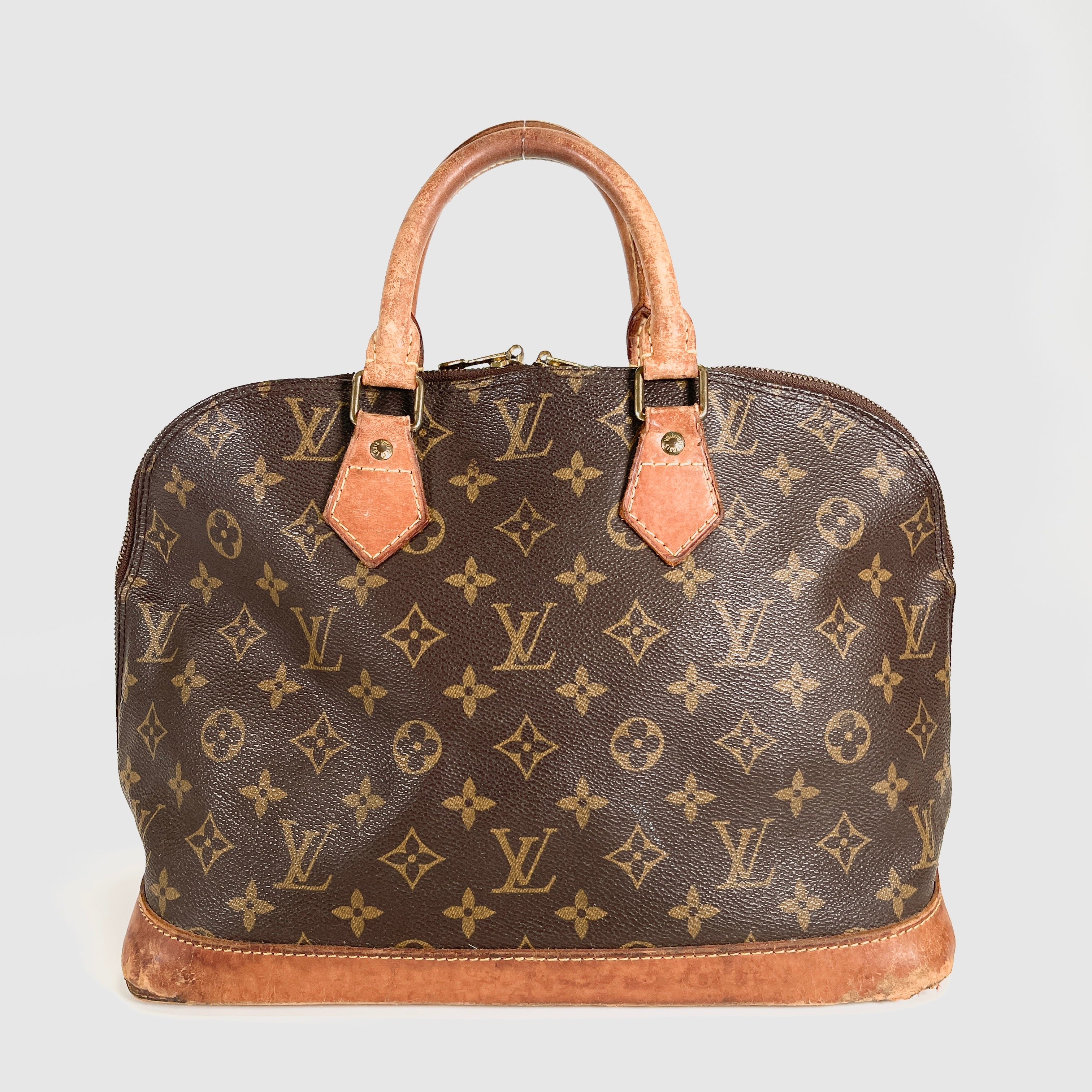2605 secondhand LV Monogram Alma